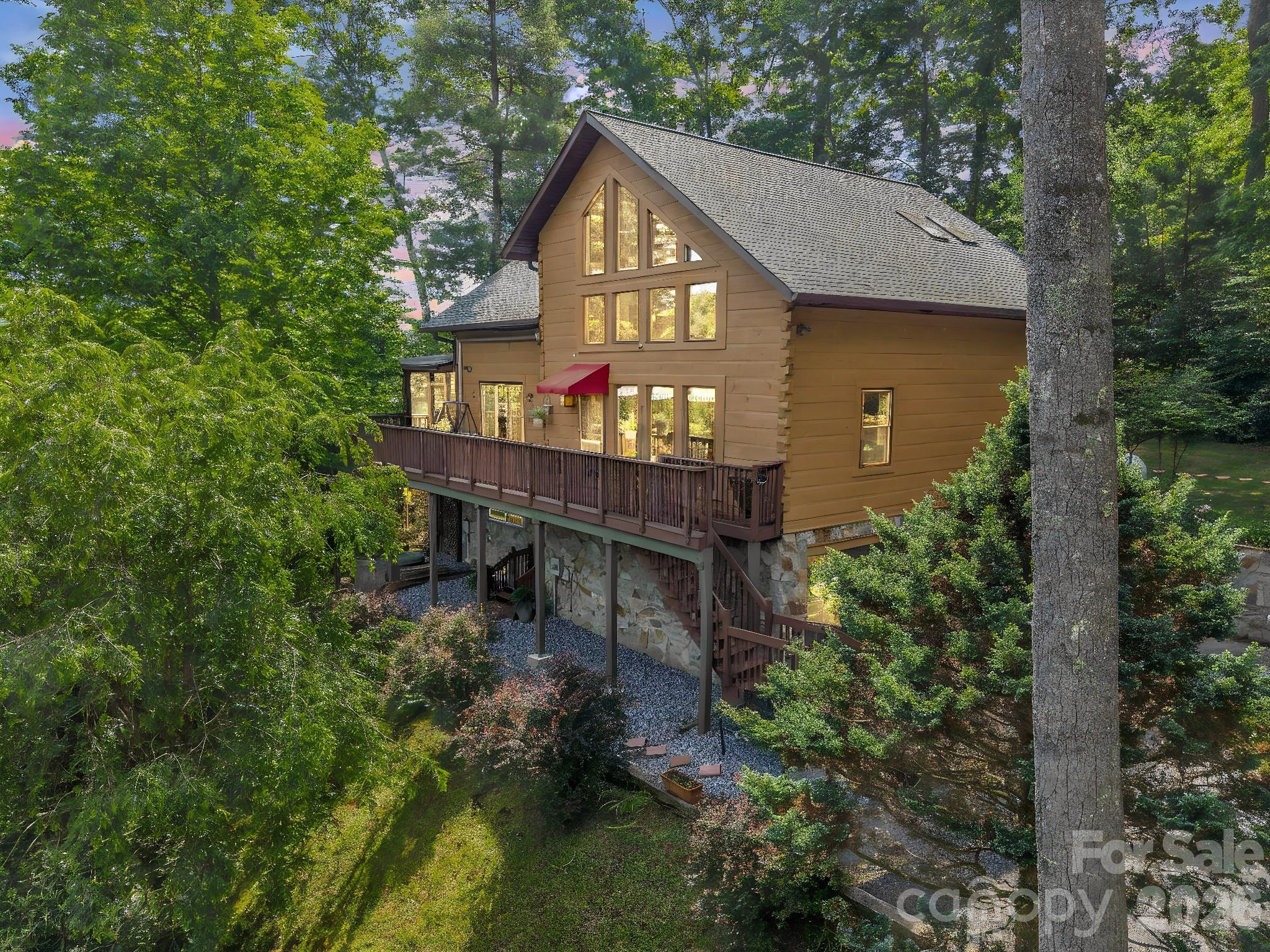 247 Woods Road — Spruce Pine