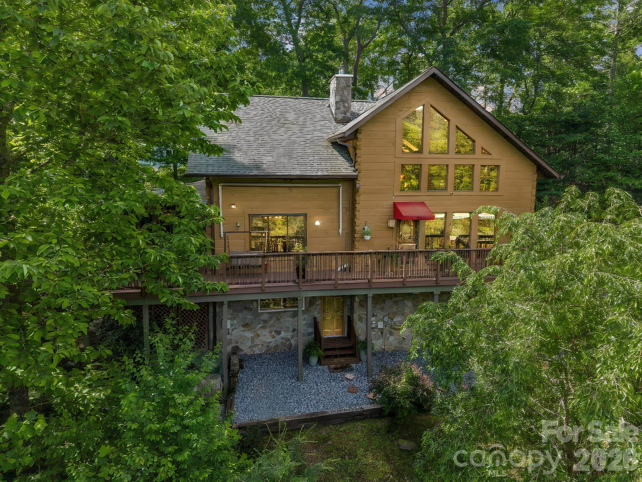 247 Woods Road — Spruce Pine