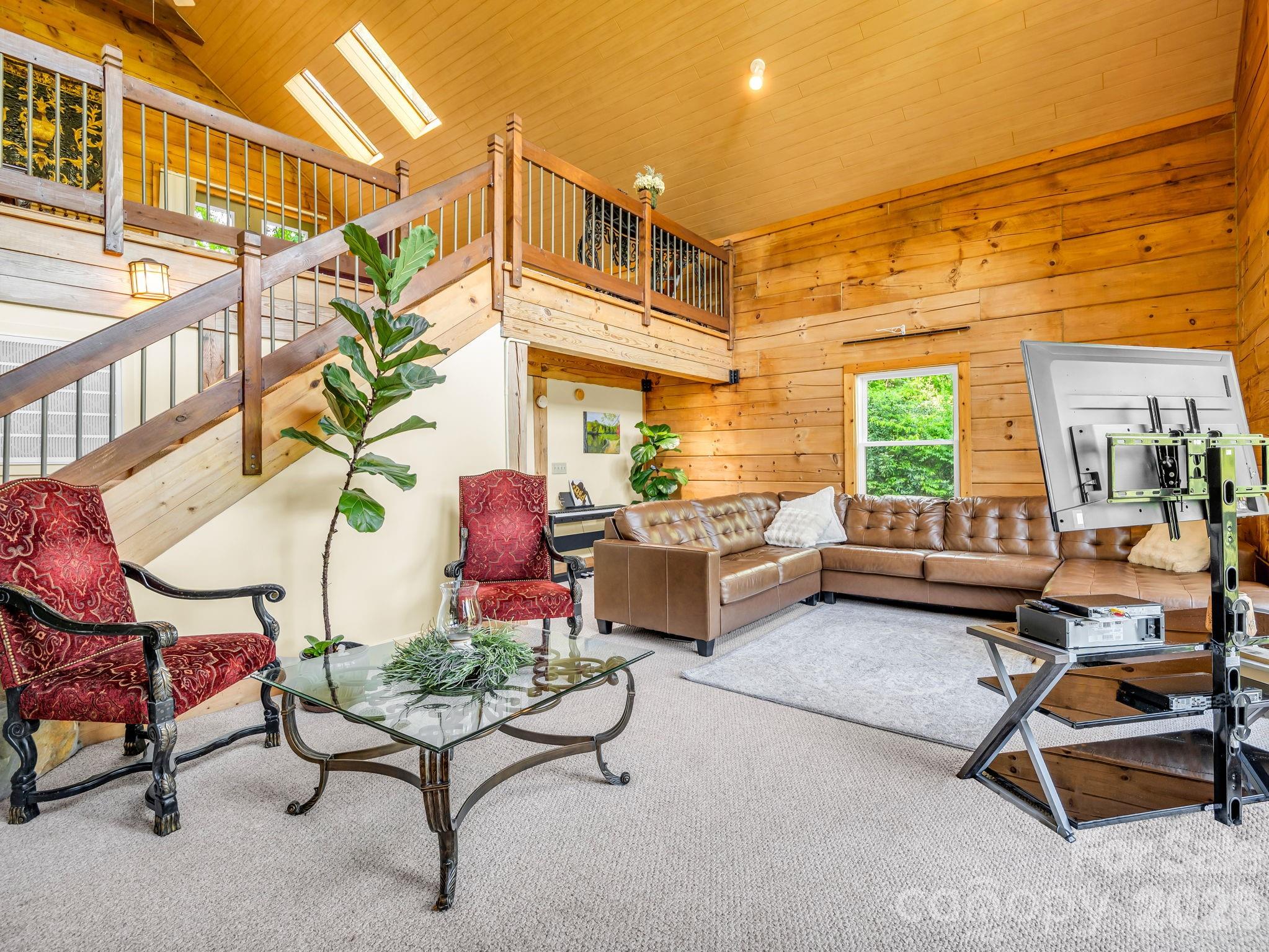 247 Woods Road — Spruce Pine