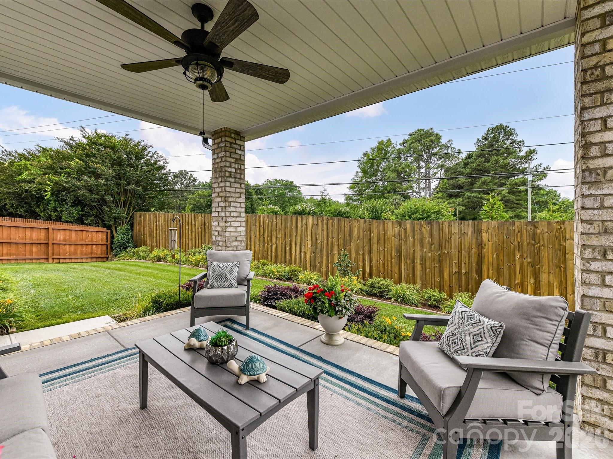 260 Lagoda Drive — Locust