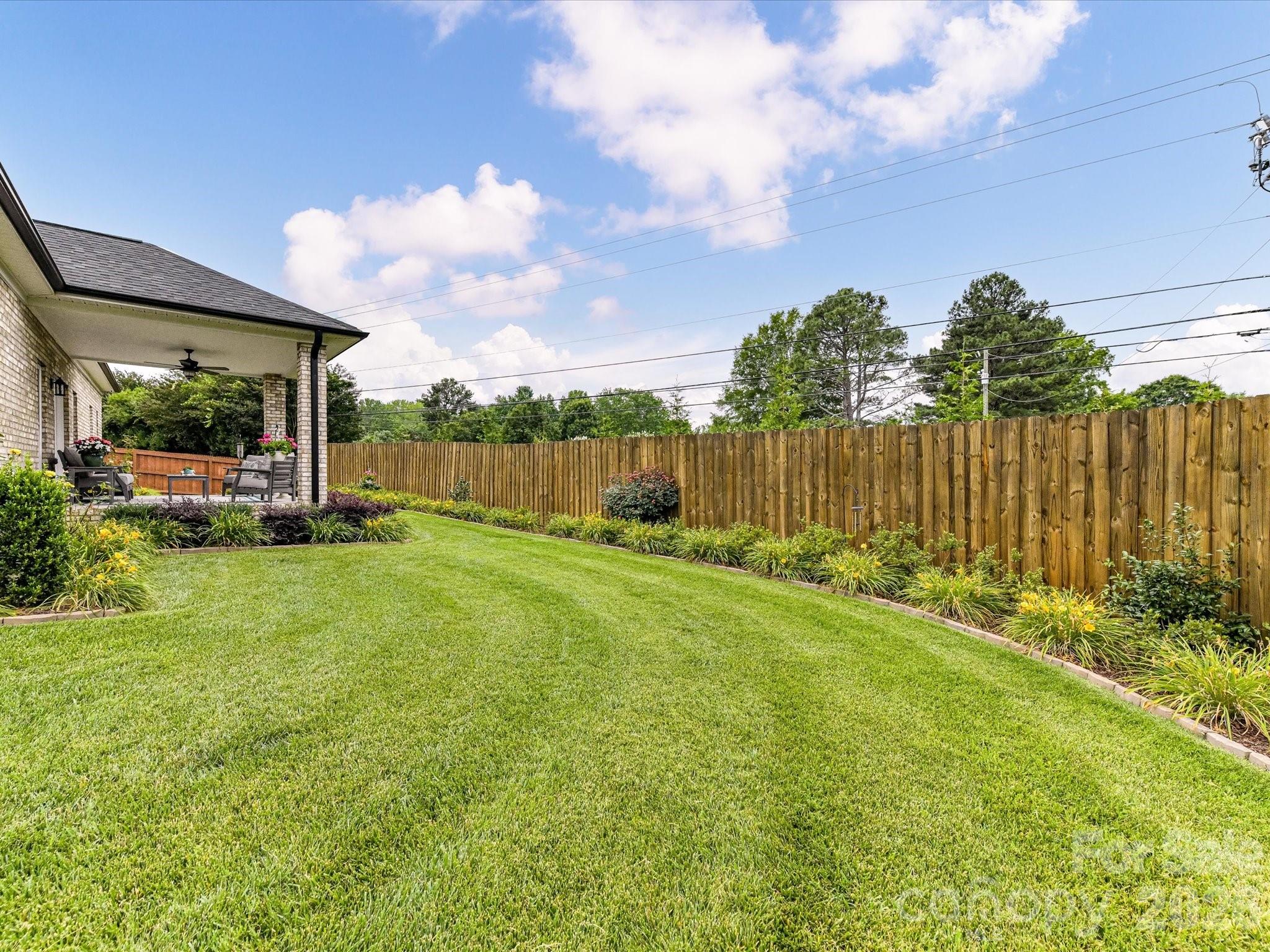 260 Lagoda Drive — Locust