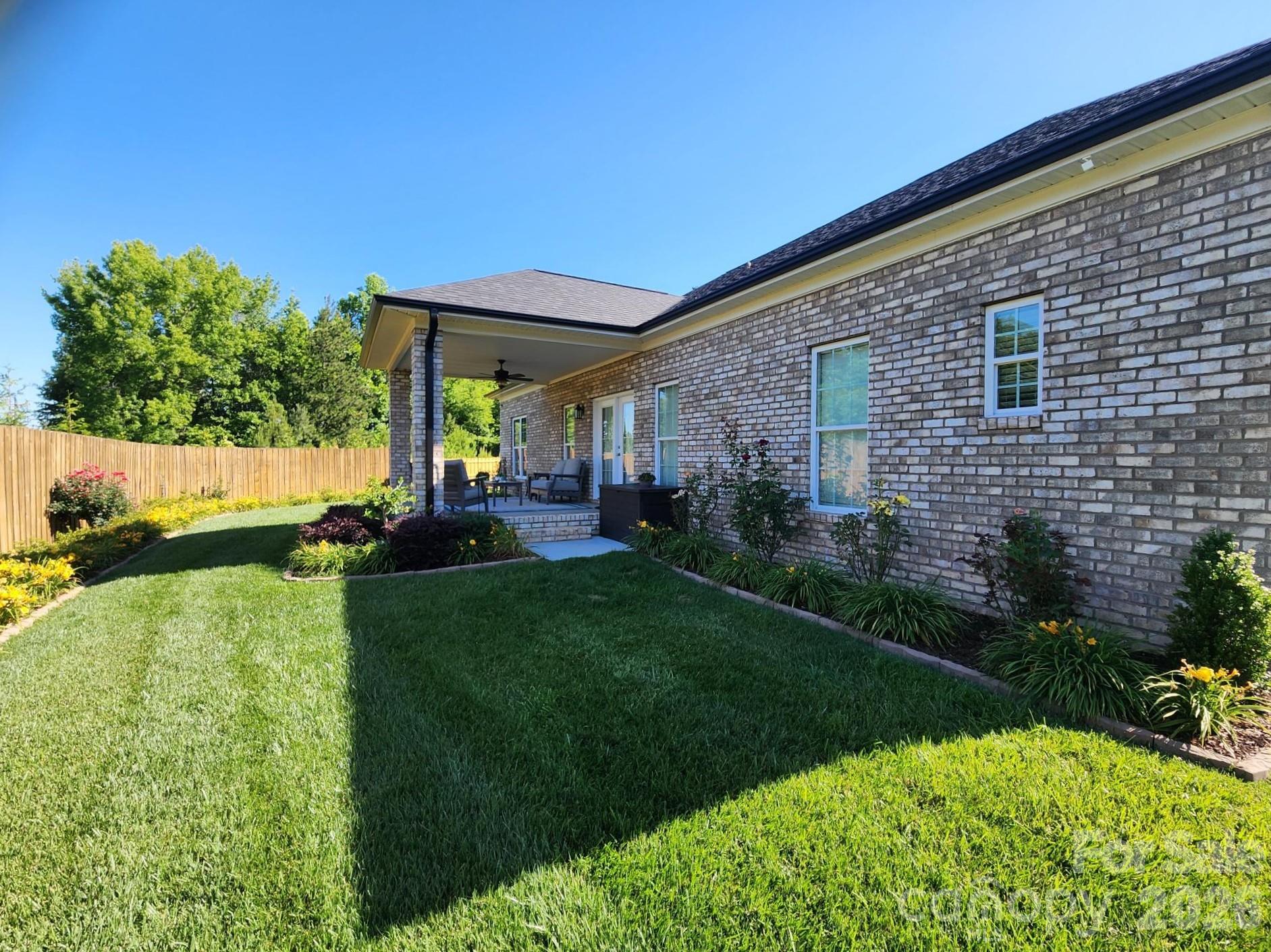 260 Lagoda Drive — Locust