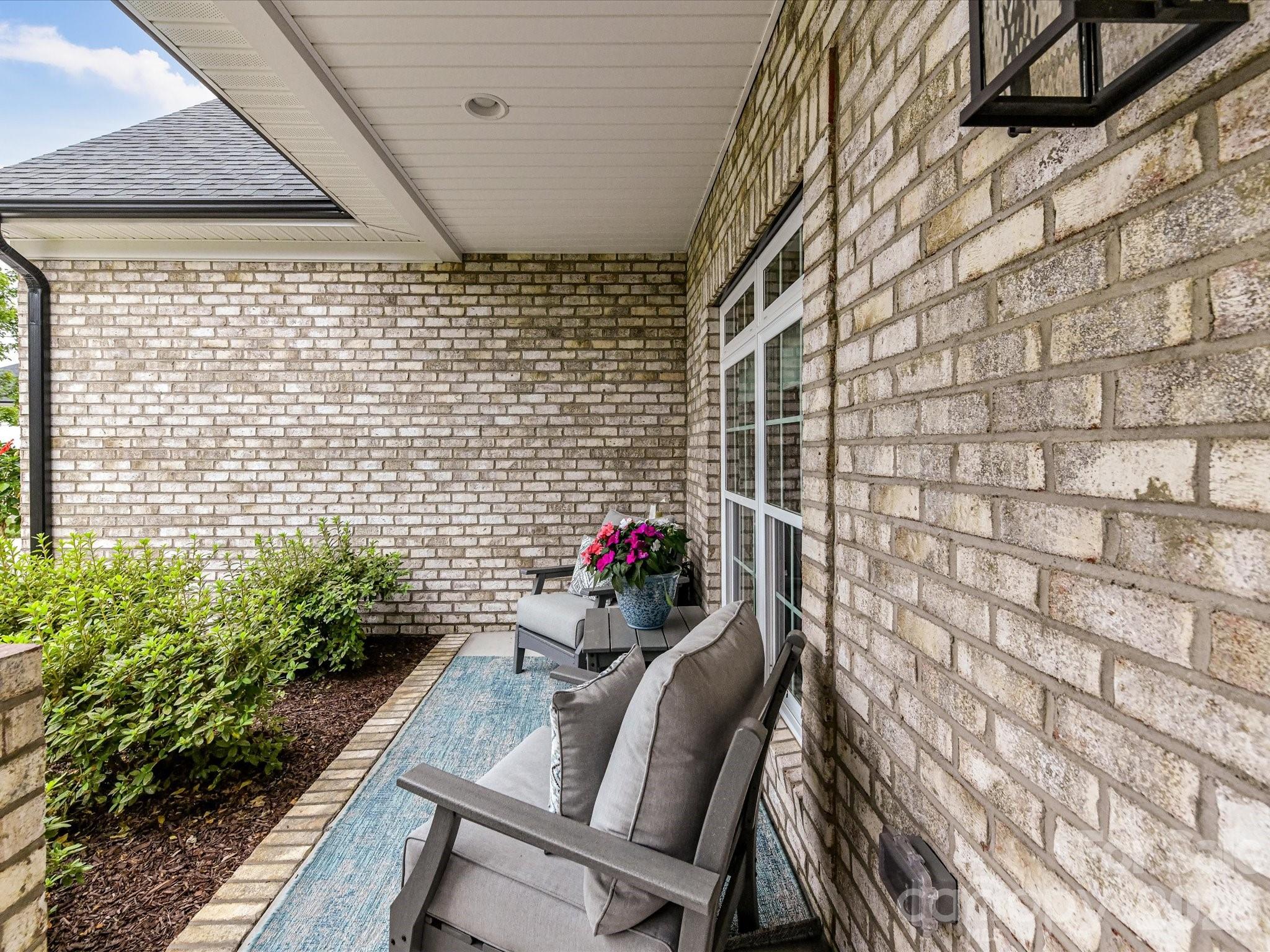 260 Lagoda Drive — Locust
