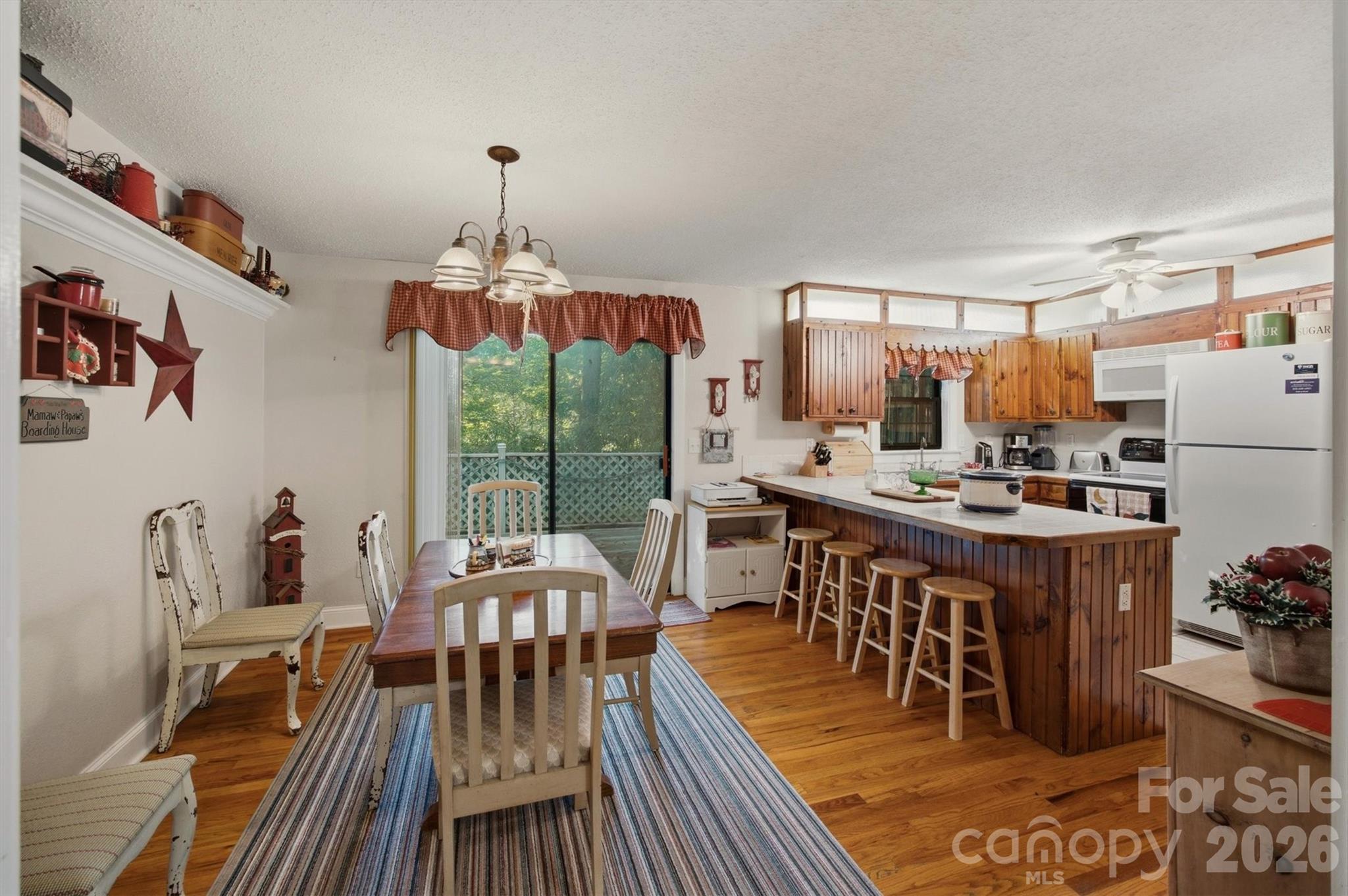 5513 Old Linville Road — Marion
