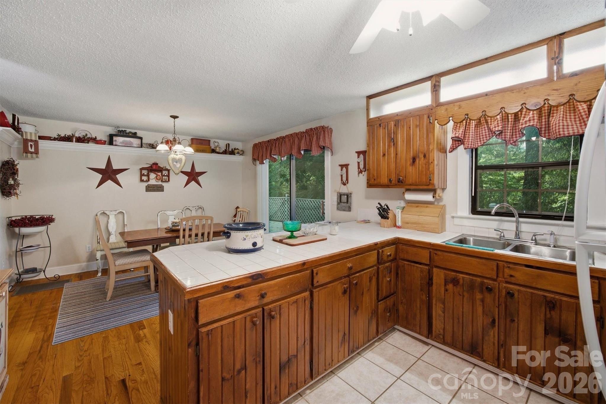 5513 Old Linville Road — Marion
