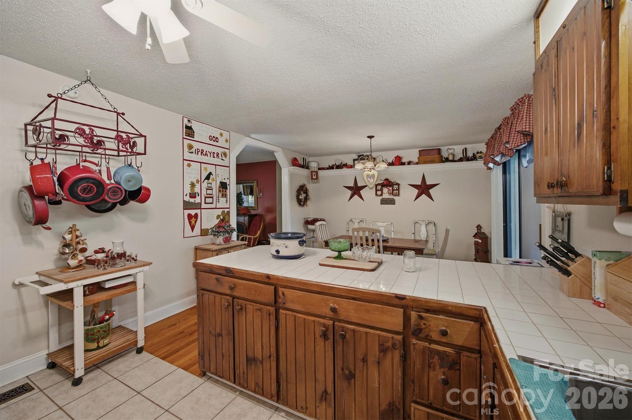 5513 Old Linville Road — Marion