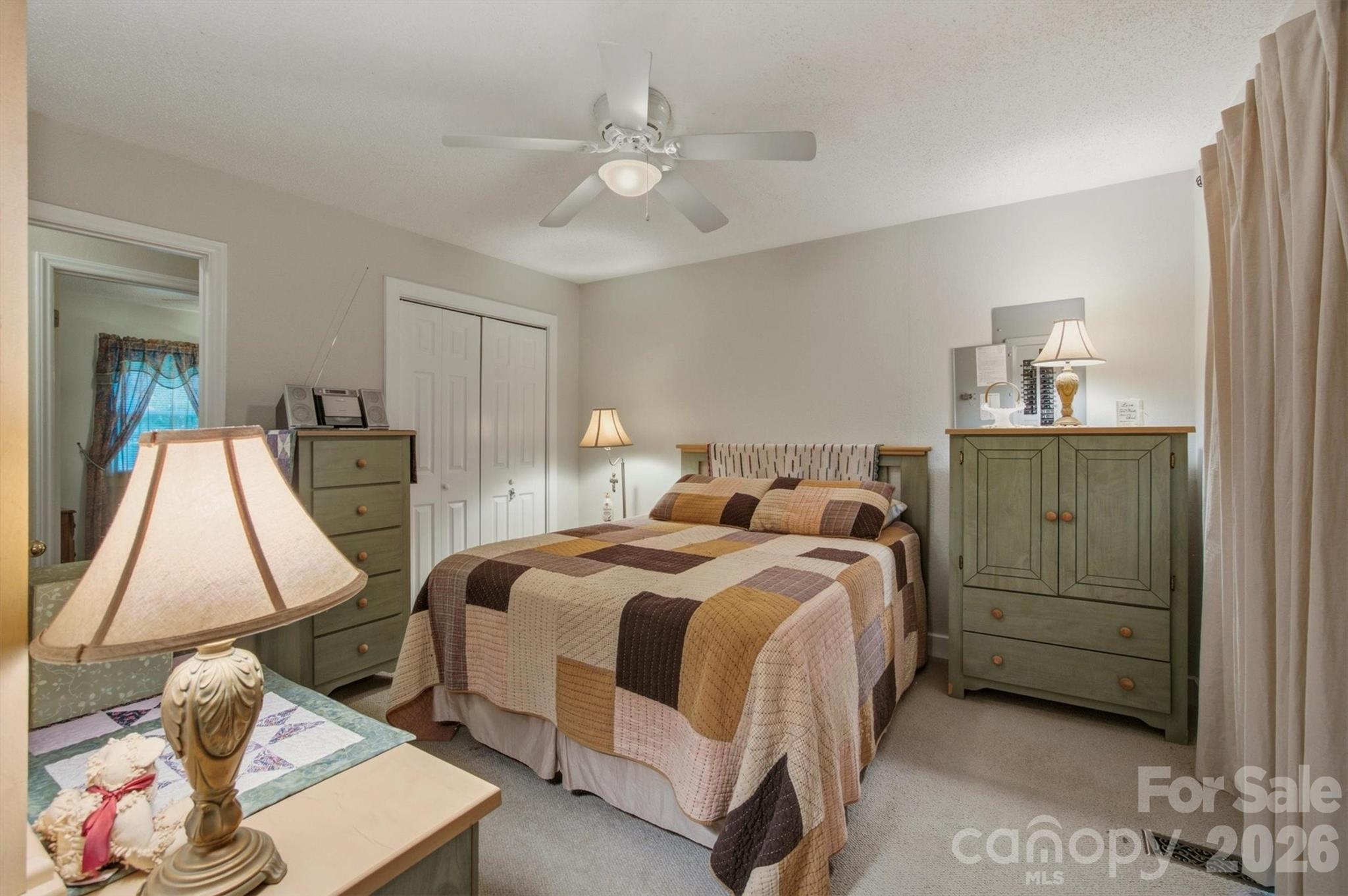 5513 Old Linville Road — Marion