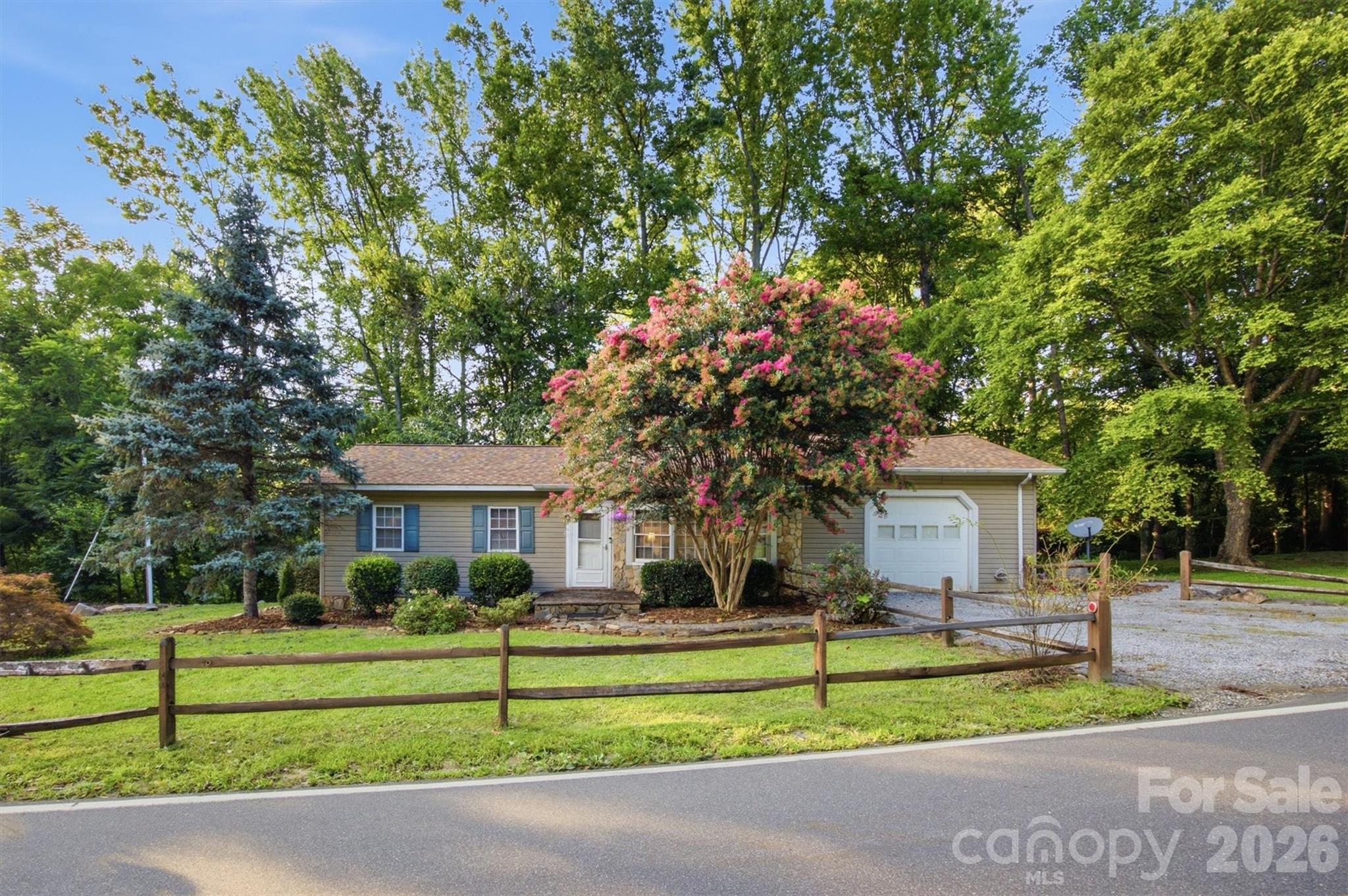 5513 Old Linville Road — Marion