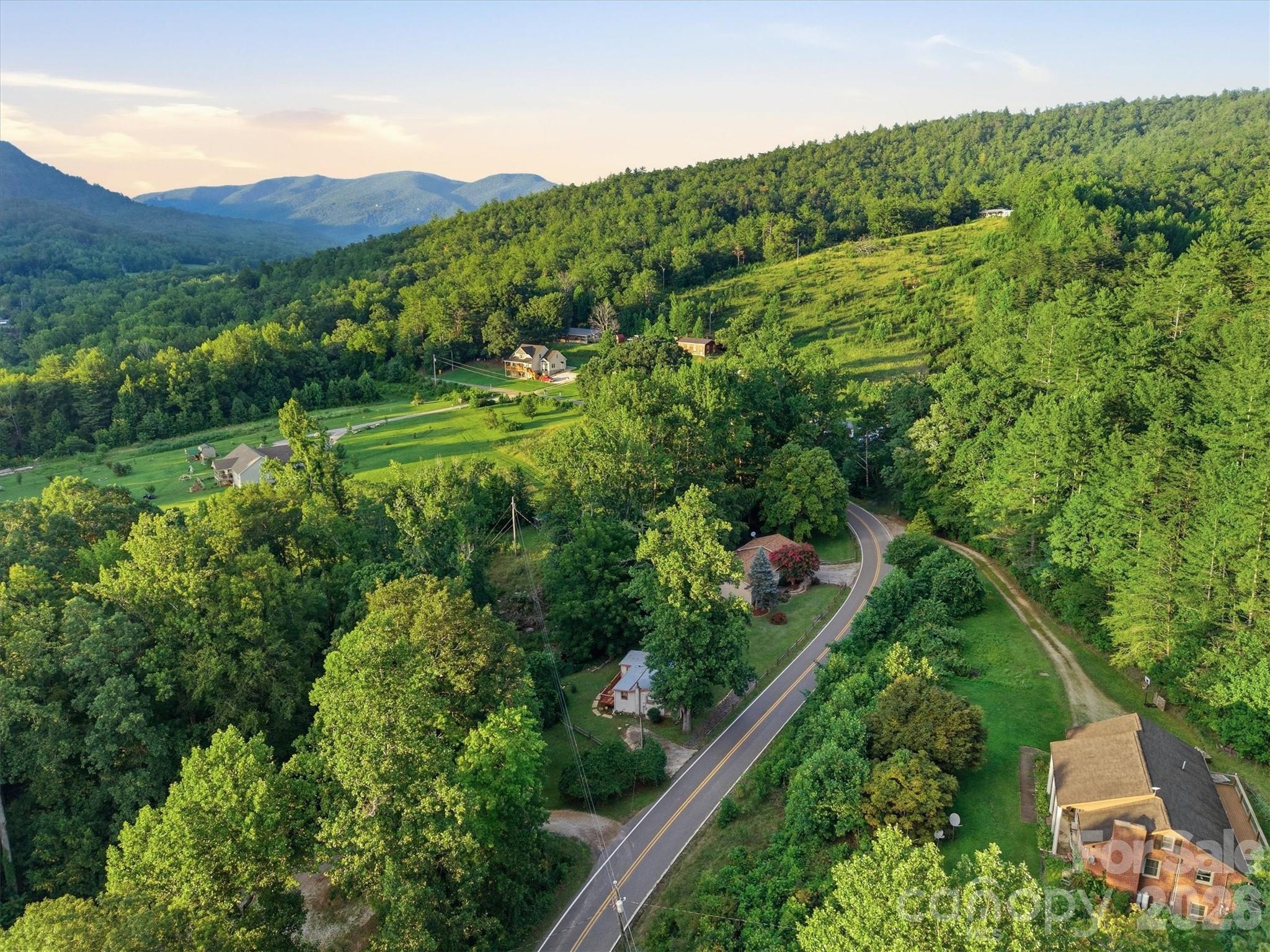 5513 Old Linville Road — Marion