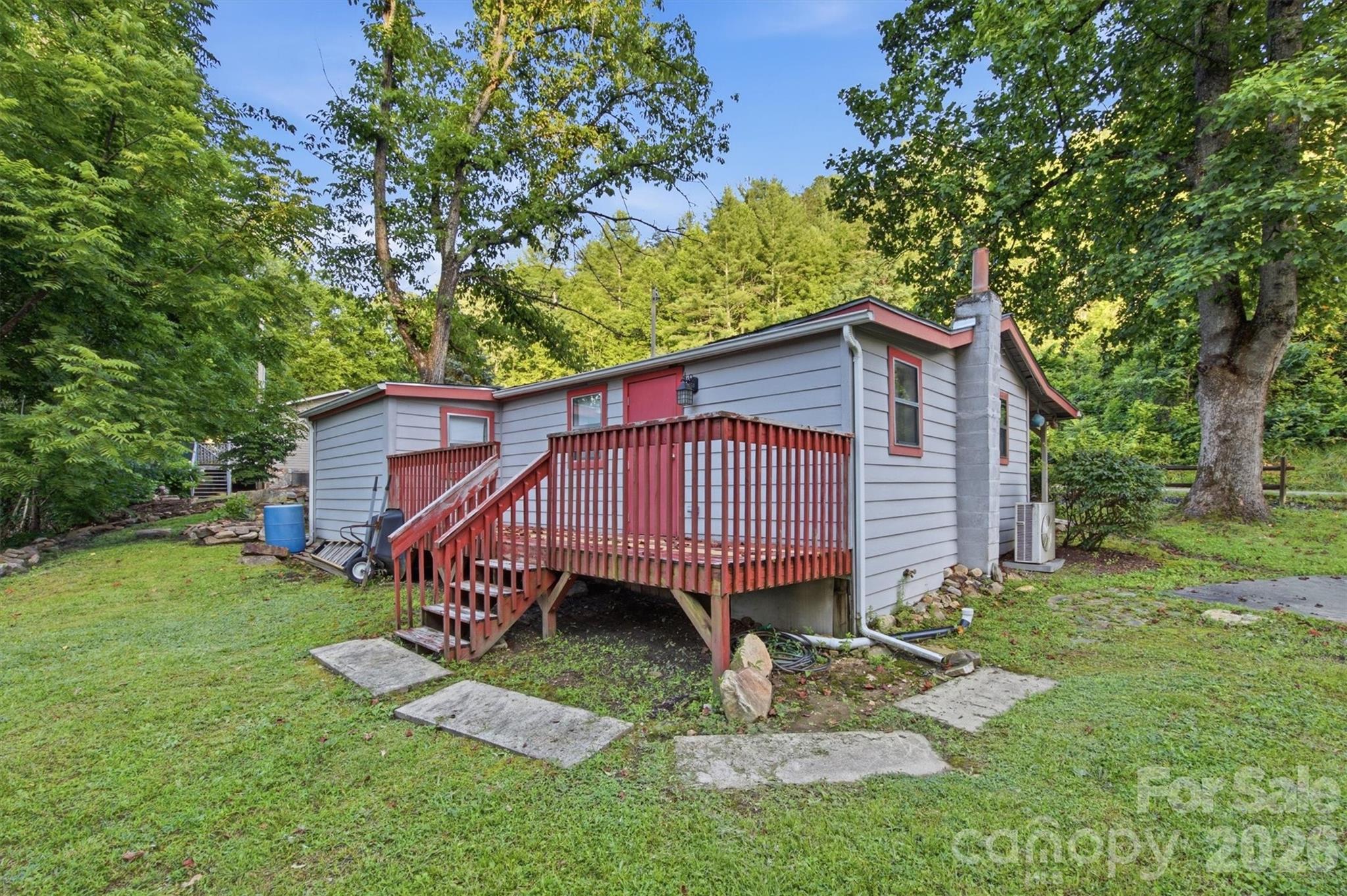 5513 Old Linville Road — Marion
