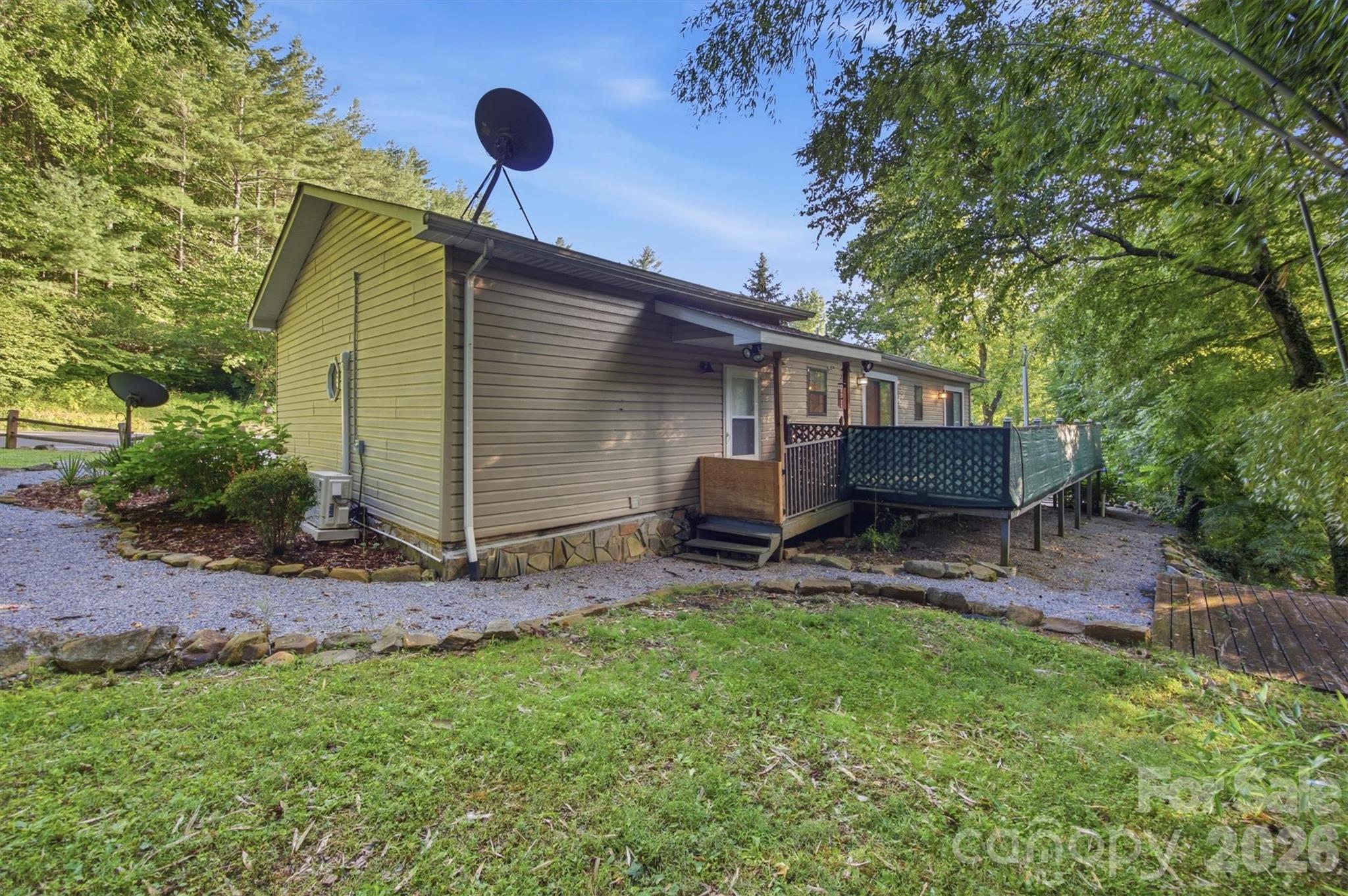 5513 Old Linville Road — Marion