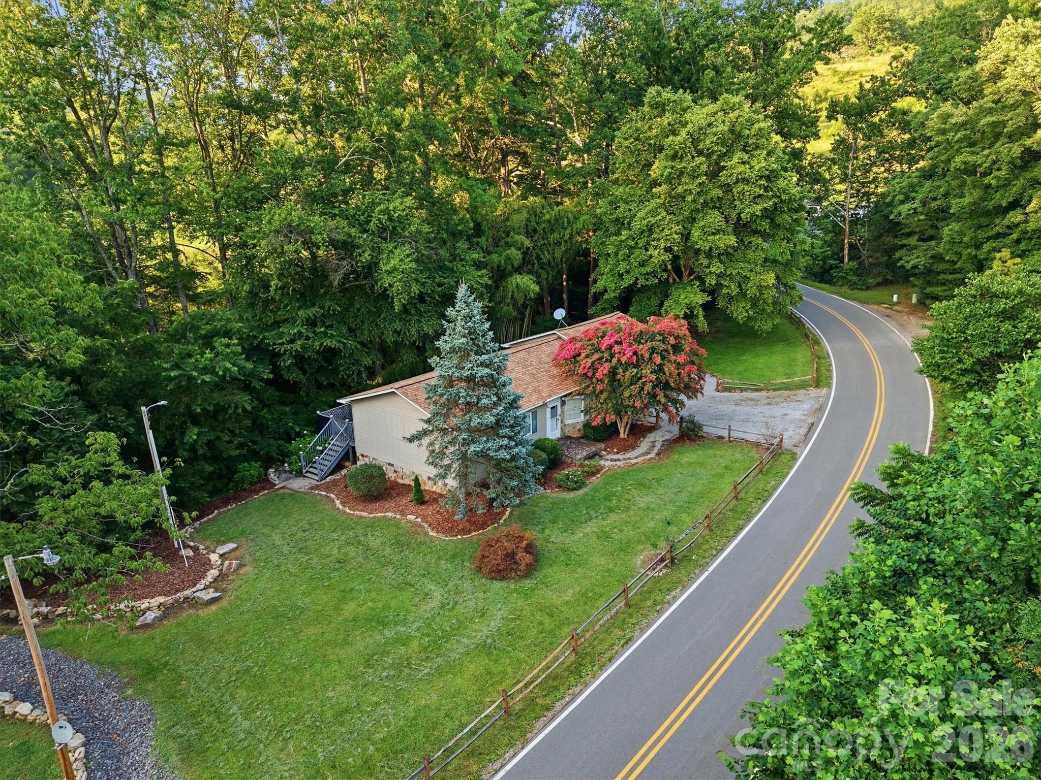 5513 Old Linville Road — Marion