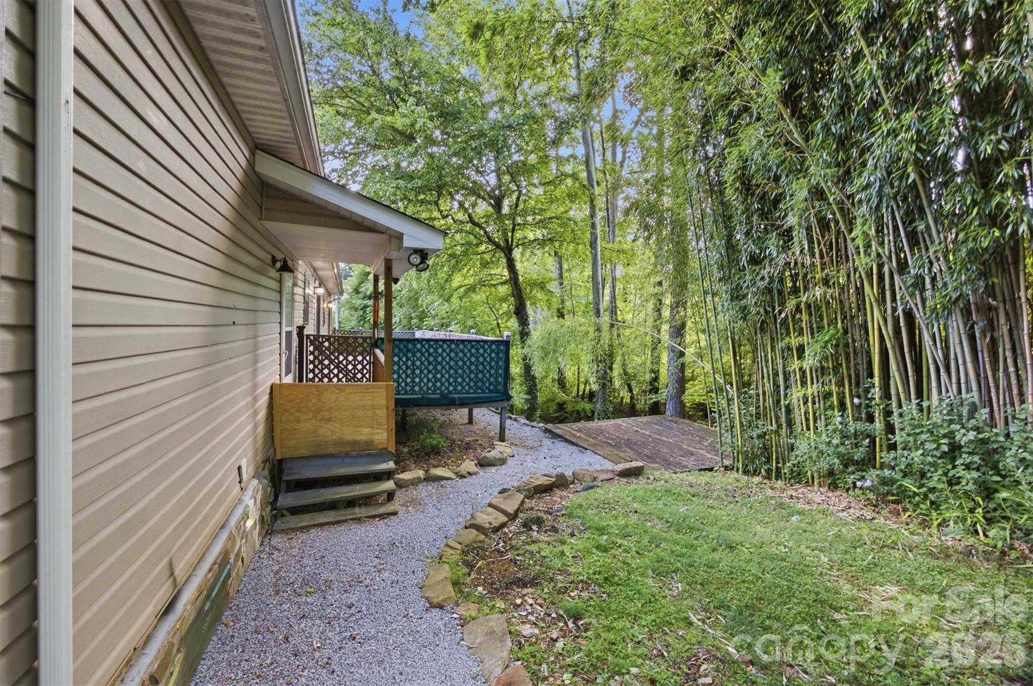 5513 Old Linville Road — Marion