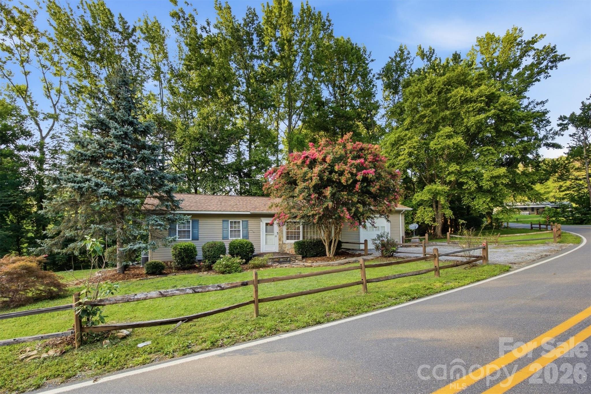 5513 Old Linville Road — Marion