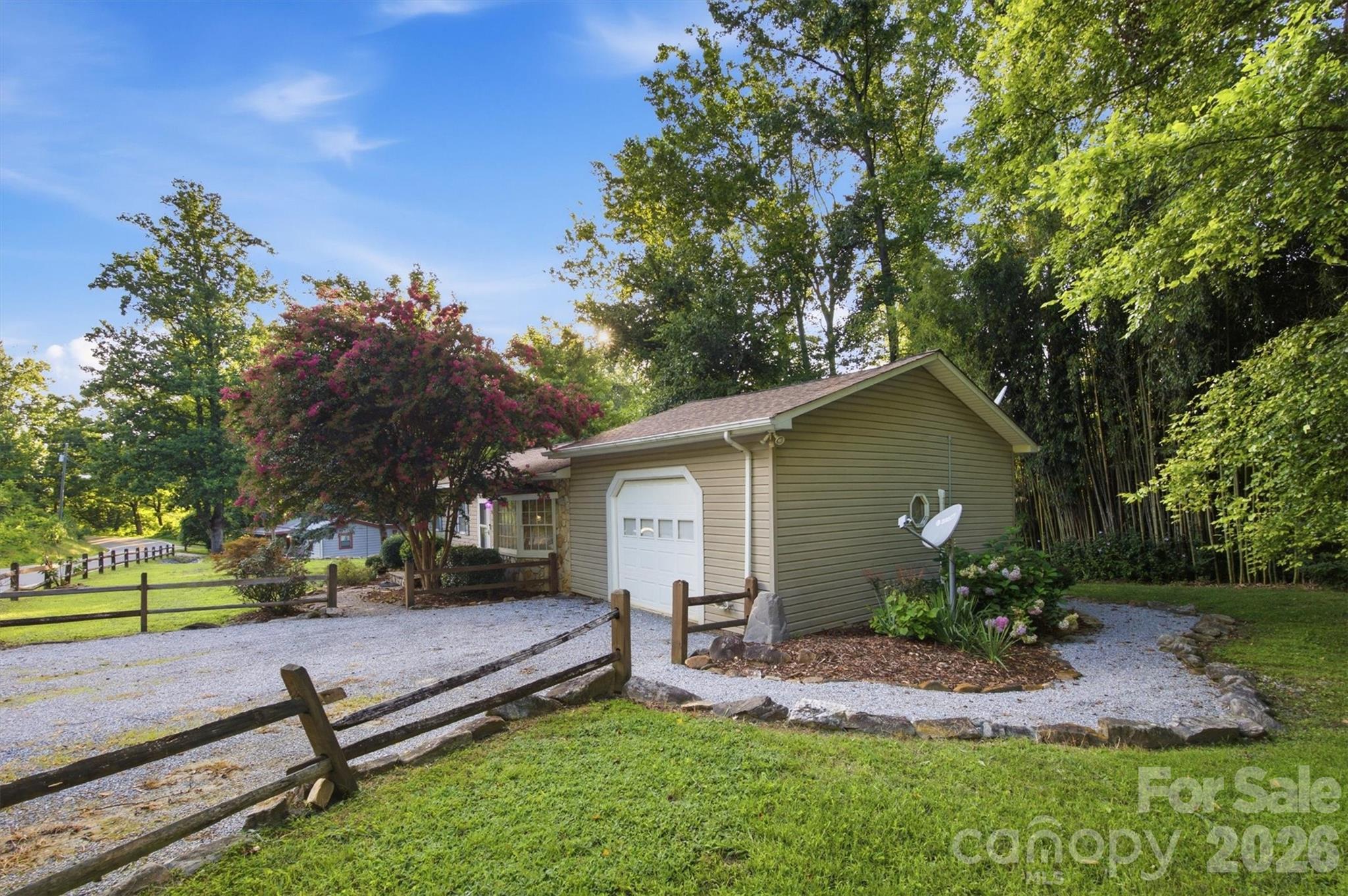 5513 Old Linville Road — Marion