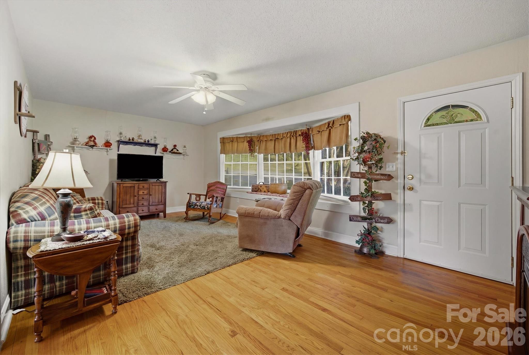 5513 Old Linville Road — Marion