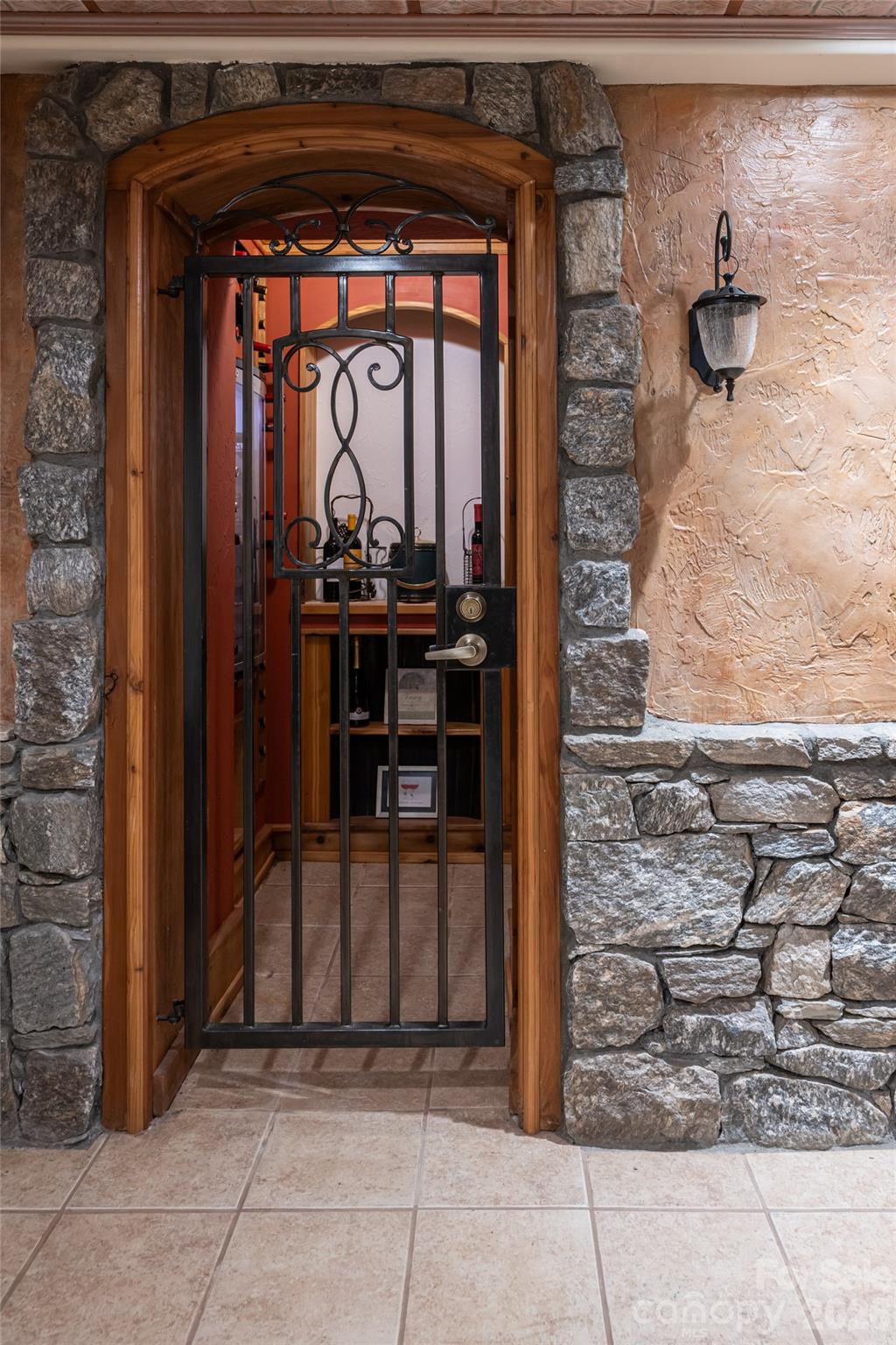 334 Vanderbilt Road — Biltmore Forest
