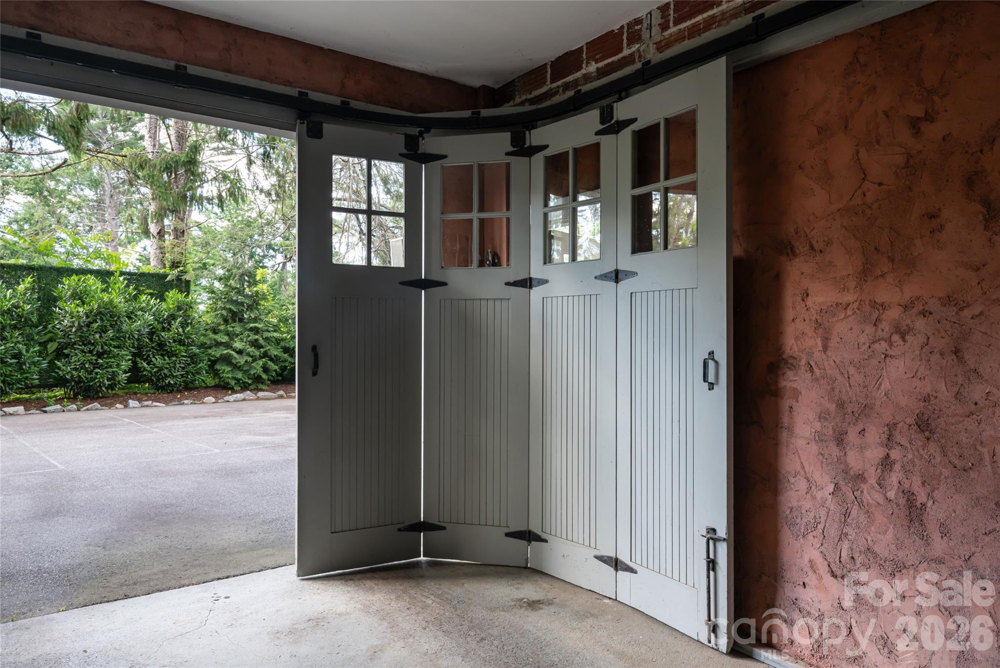 334 Vanderbilt Road — Biltmore Forest