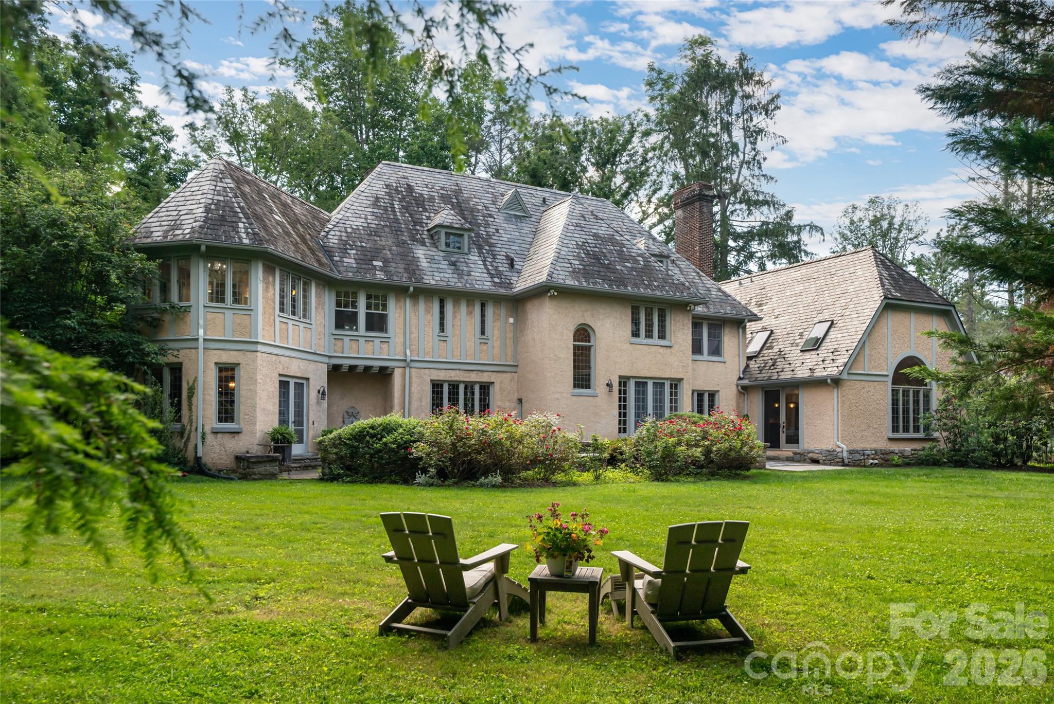 334 Vanderbilt Road — Biltmore Forest