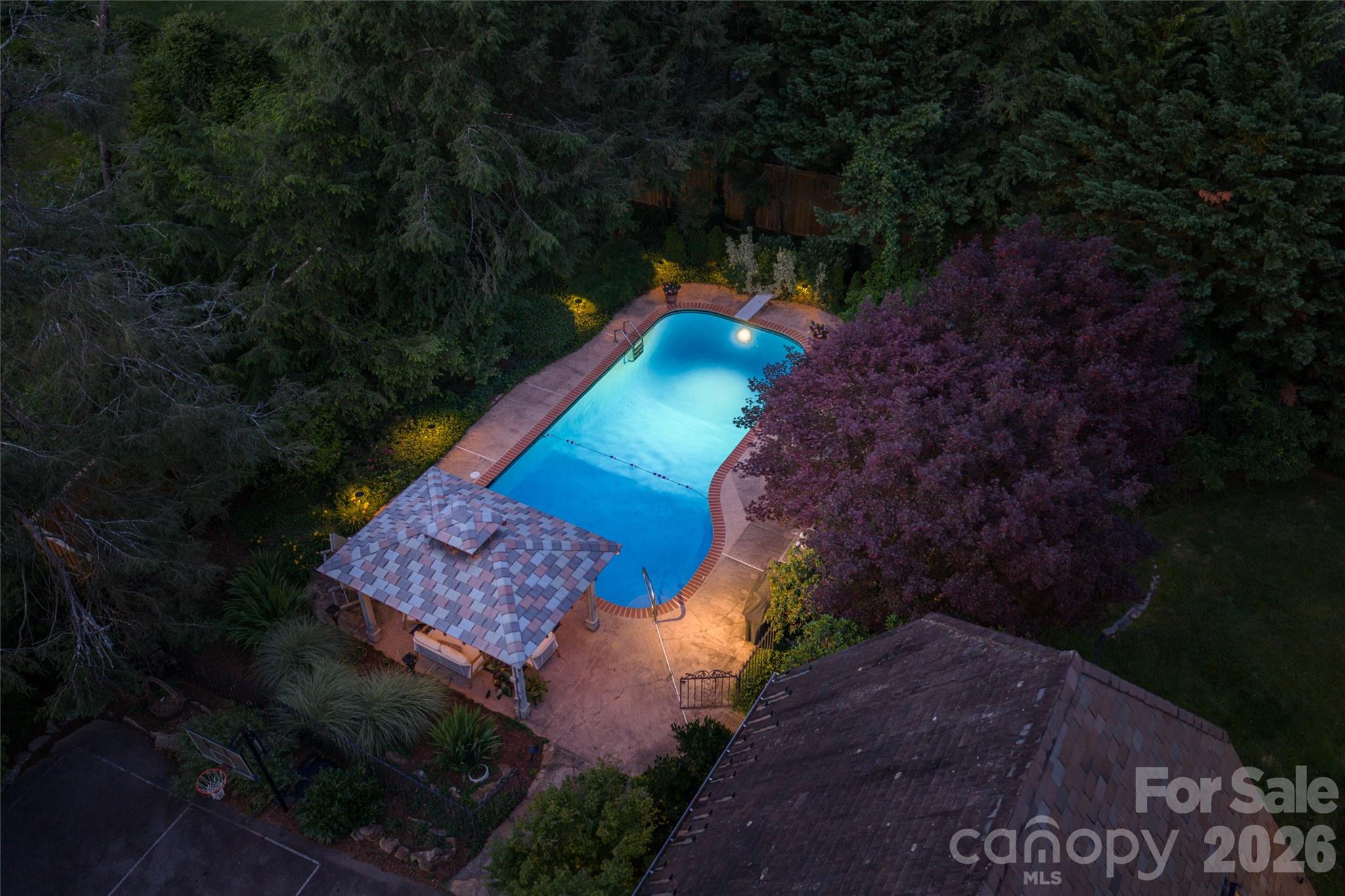 334 Vanderbilt Road — Biltmore Forest