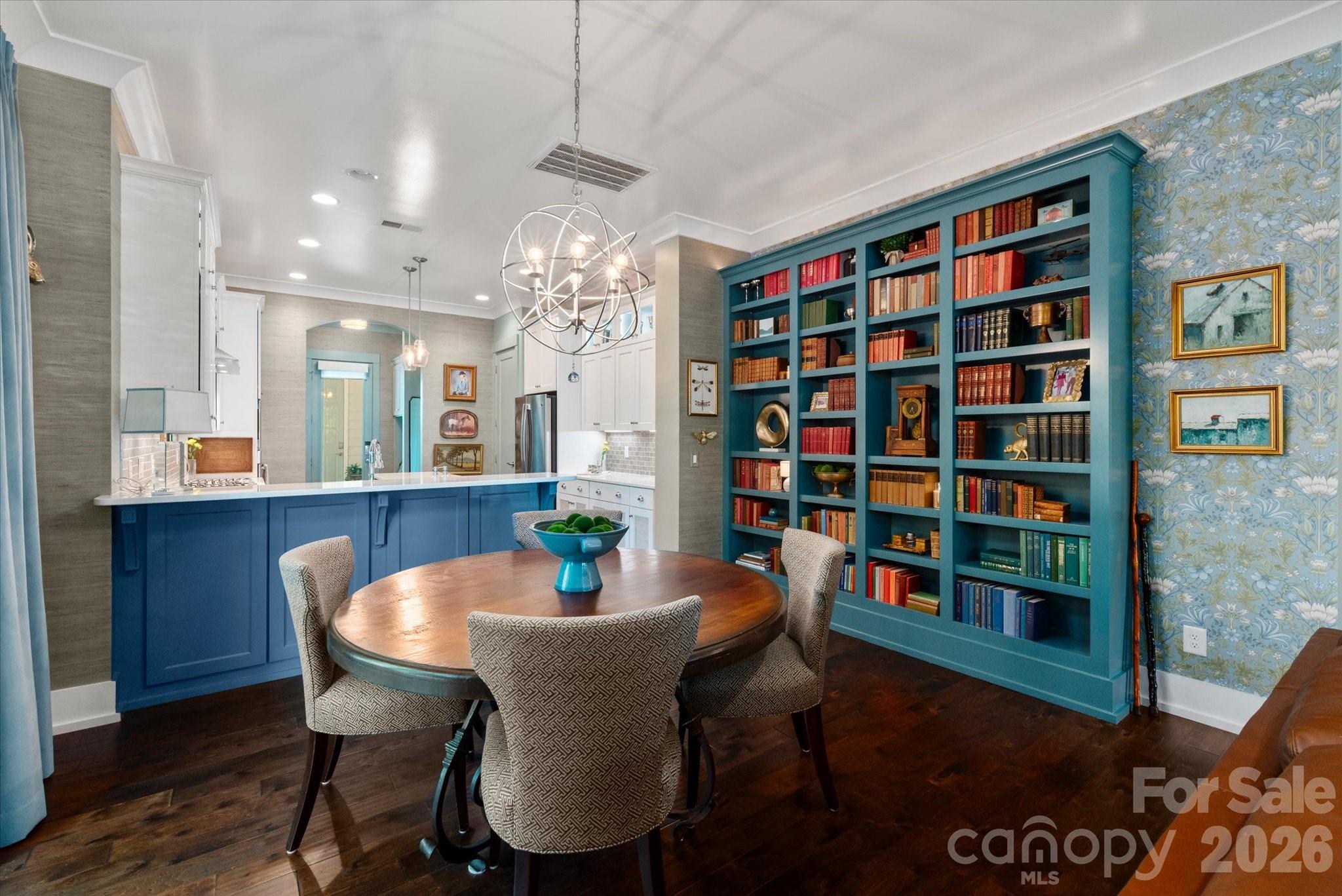 3702 Selwyn Avenue — Charlotte
