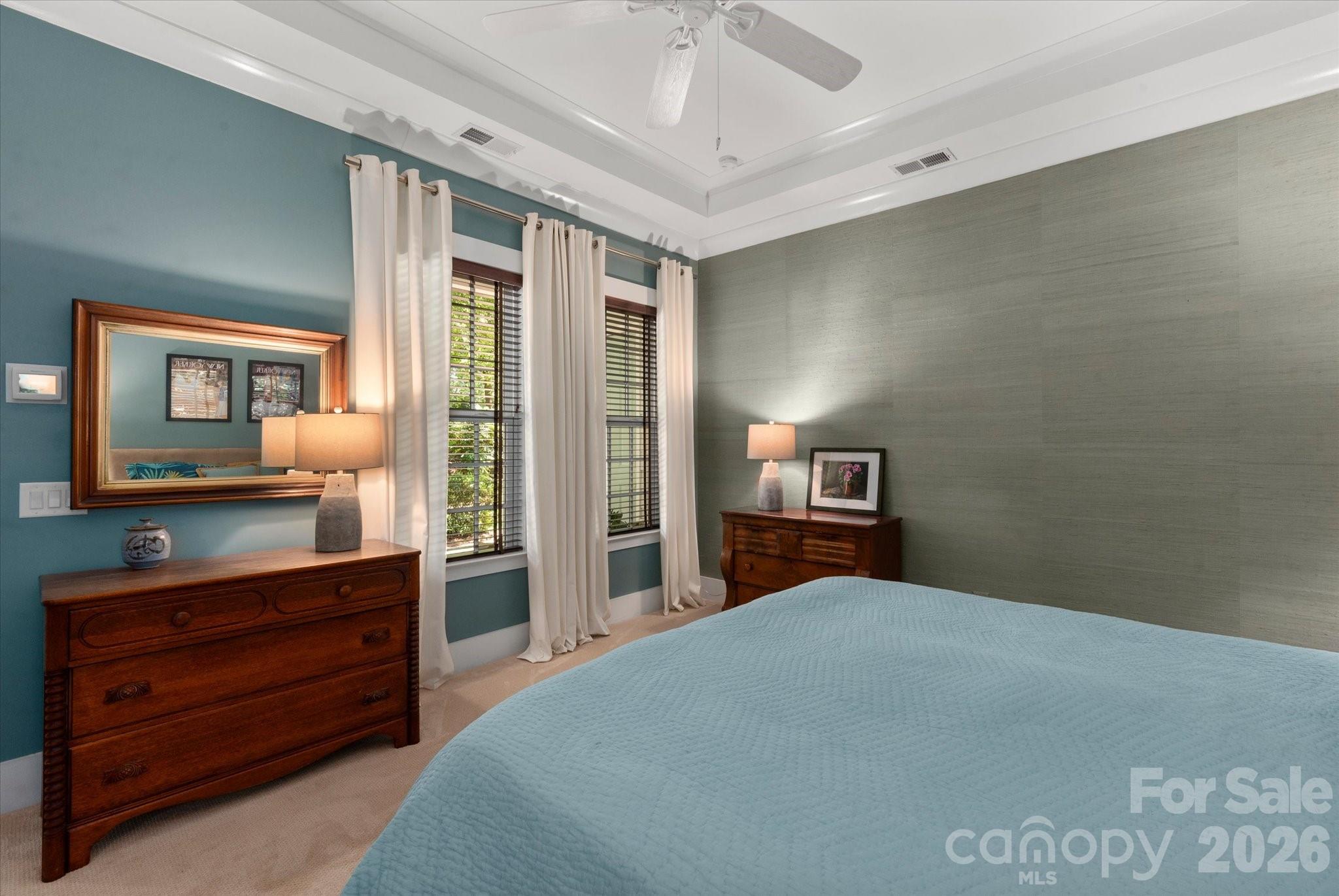 3702 Selwyn Avenue — Charlotte