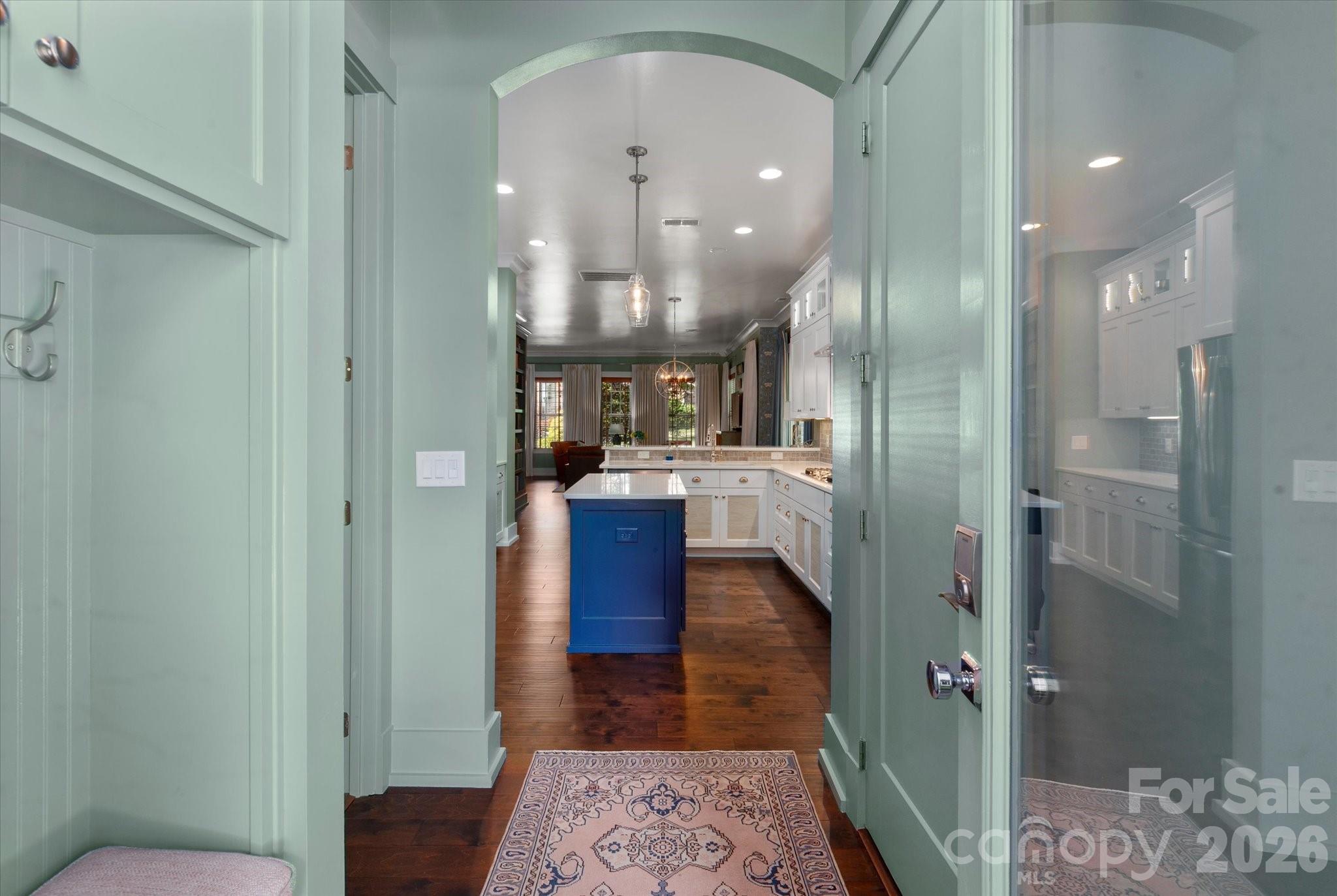 3702 Selwyn Avenue — Charlotte