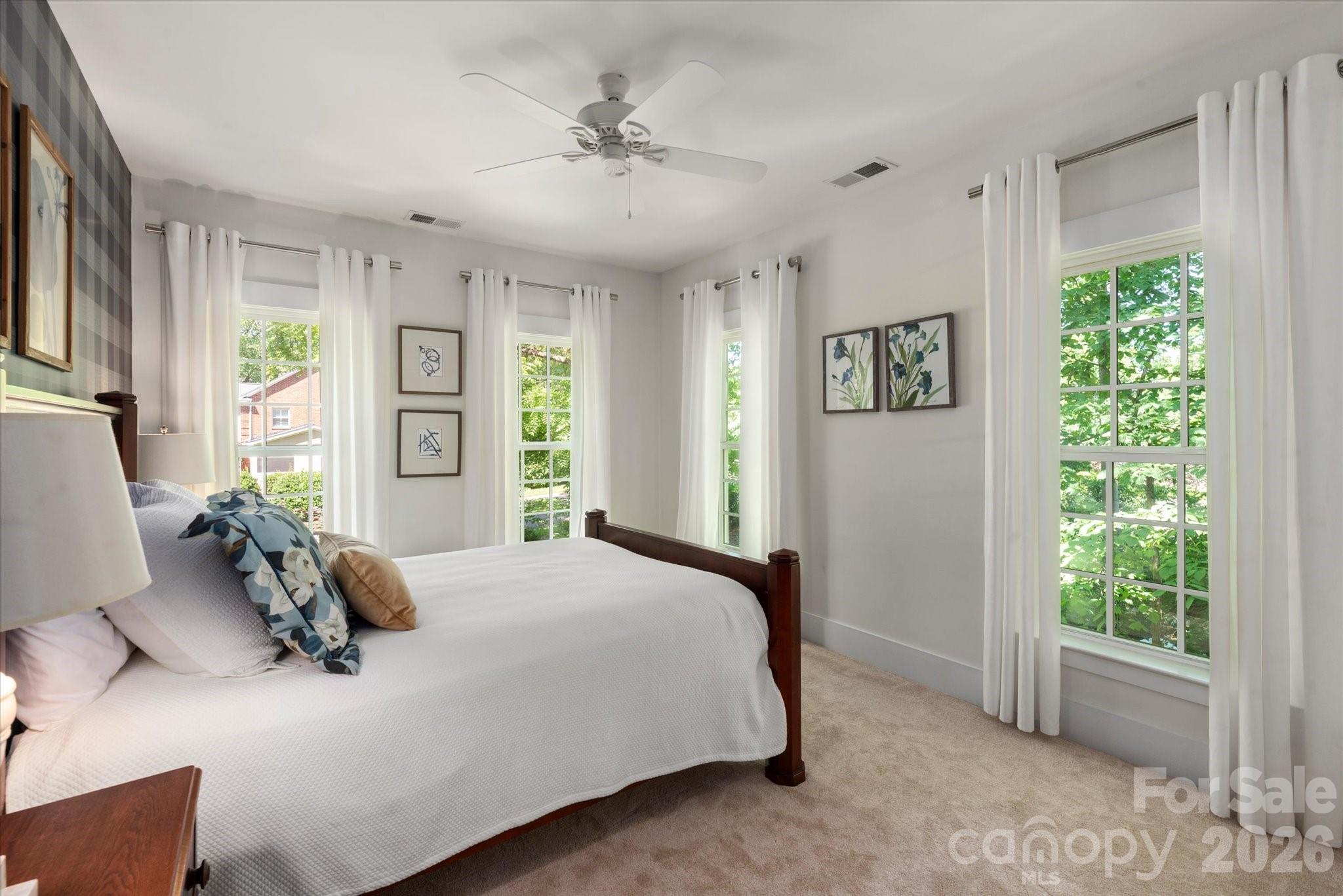 3702 Selwyn Avenue — Charlotte