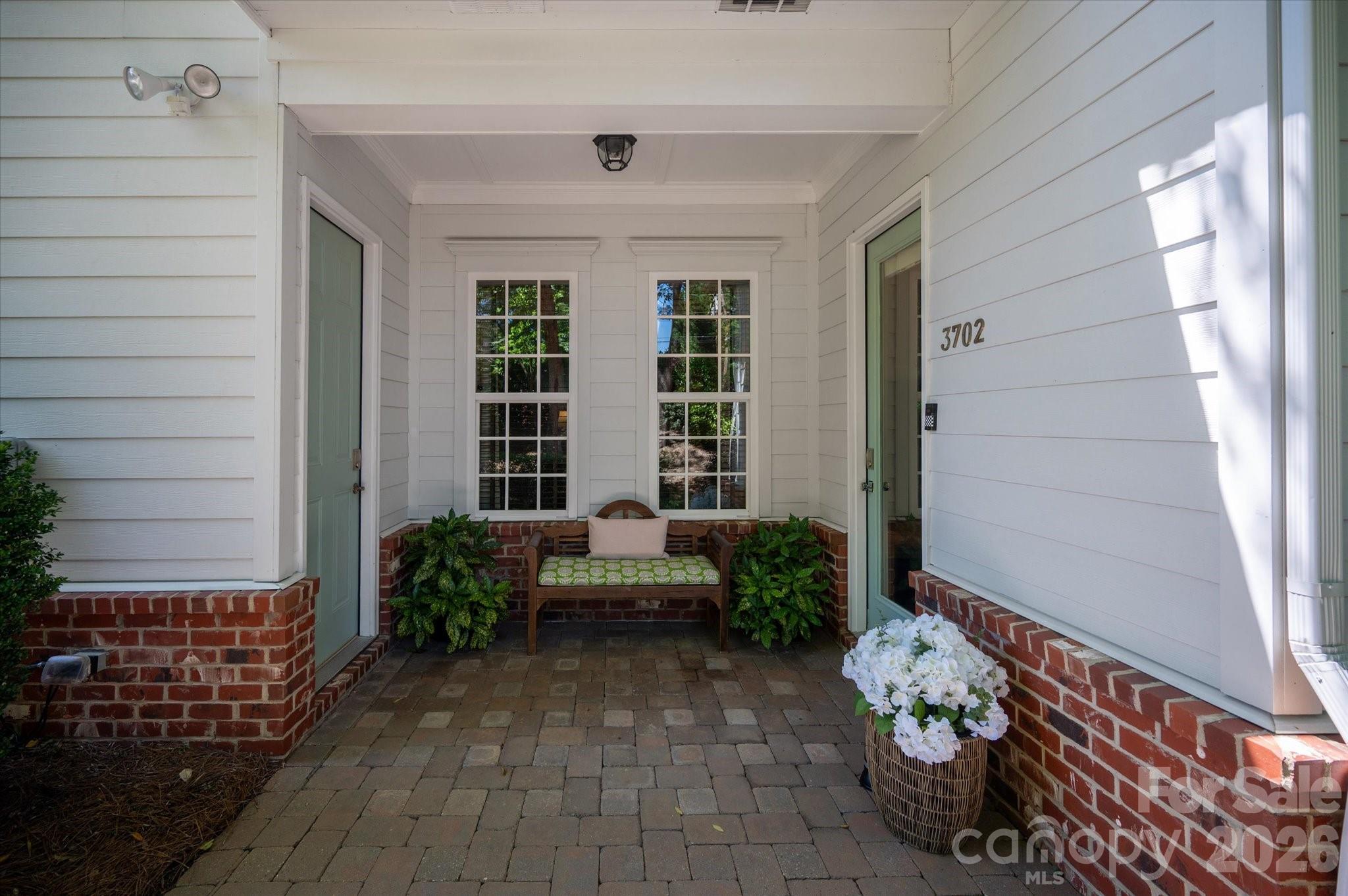 3702 Selwyn Avenue — Charlotte