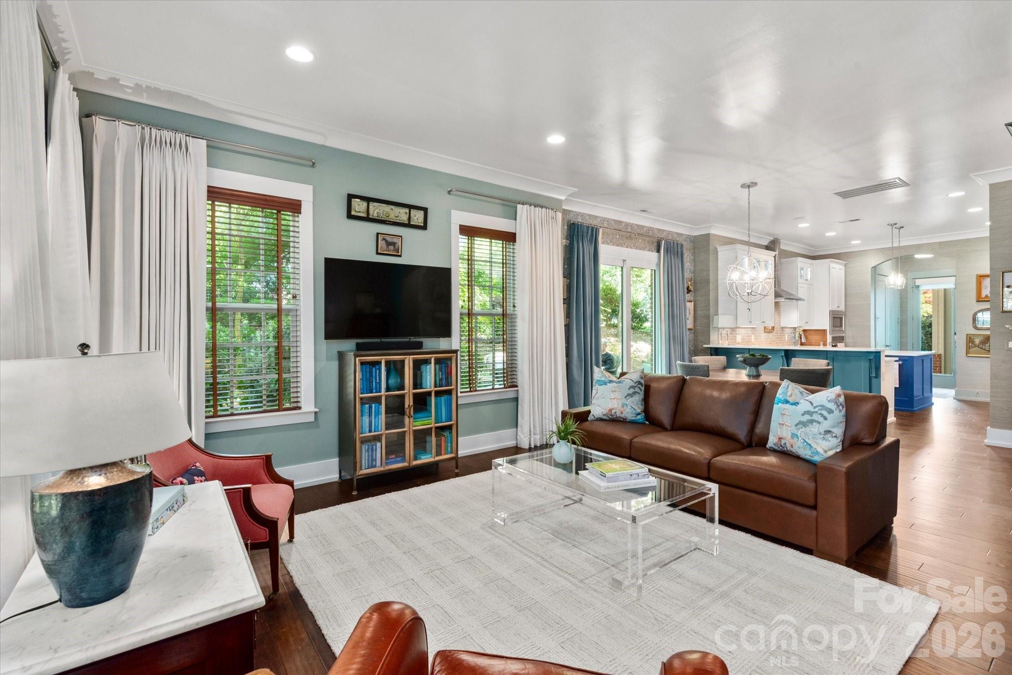3702 Selwyn Avenue — Charlotte