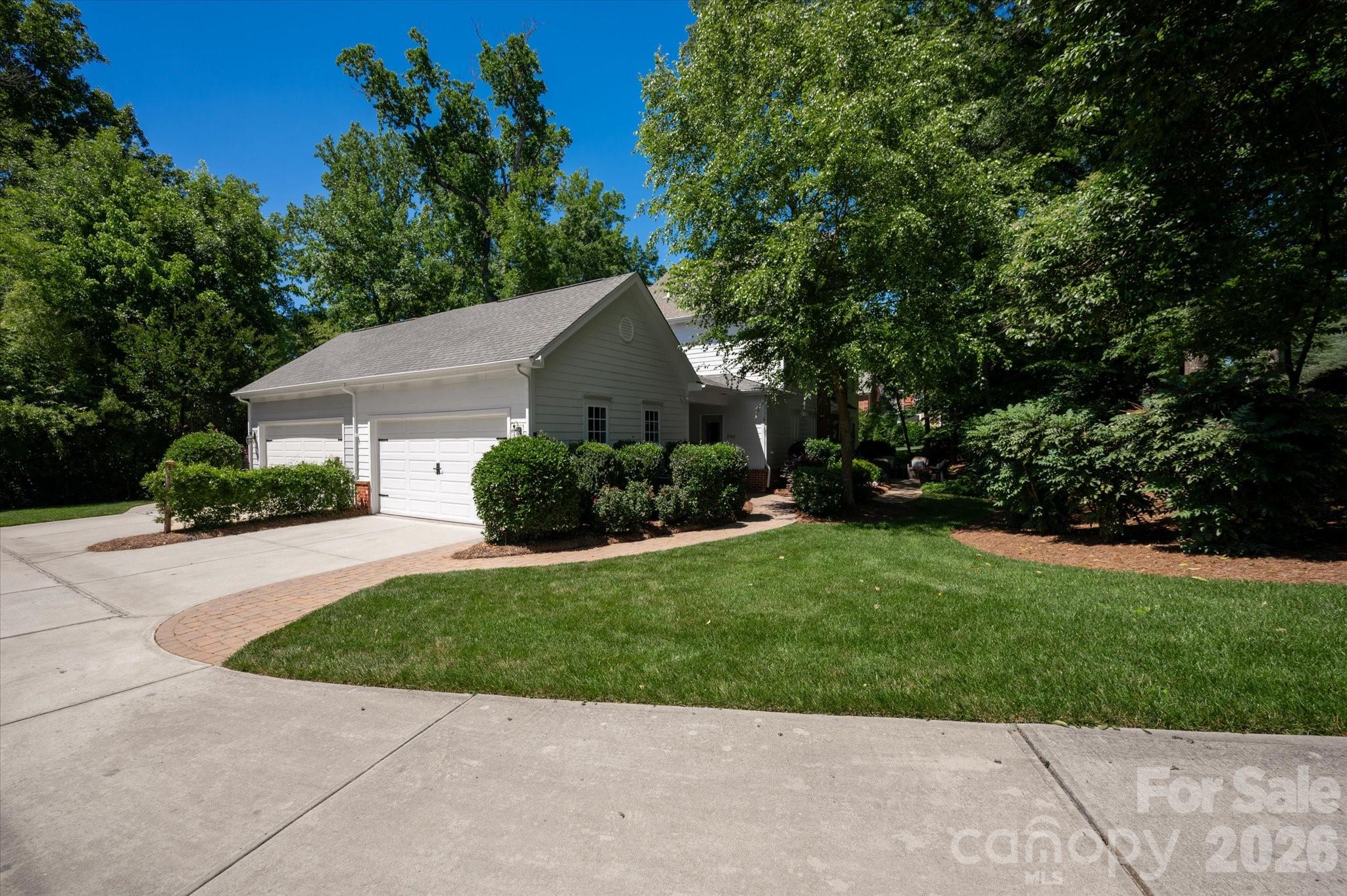 3702 Selwyn Avenue — Charlotte