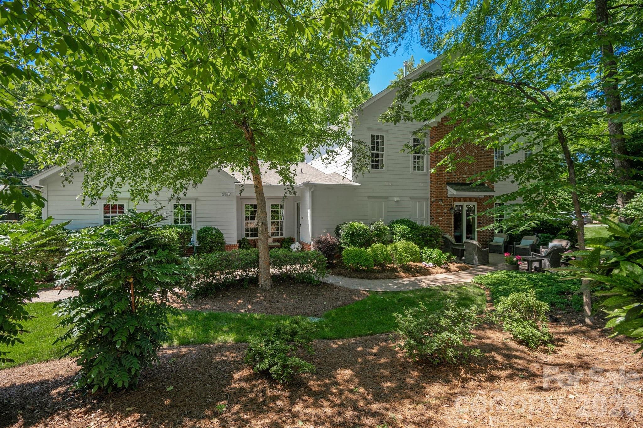 3702 Selwyn Avenue — Charlotte