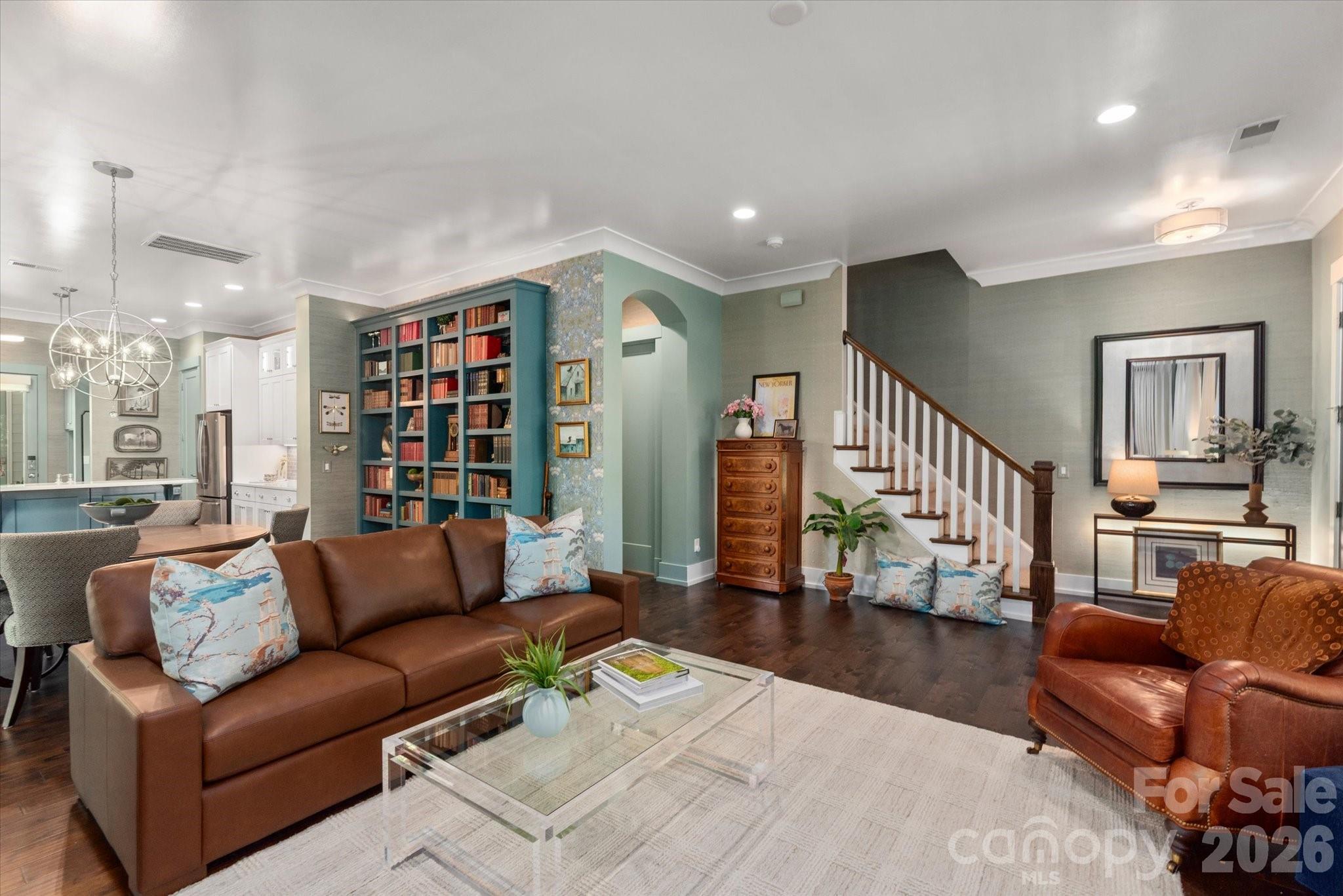 3702 Selwyn Avenue — Charlotte