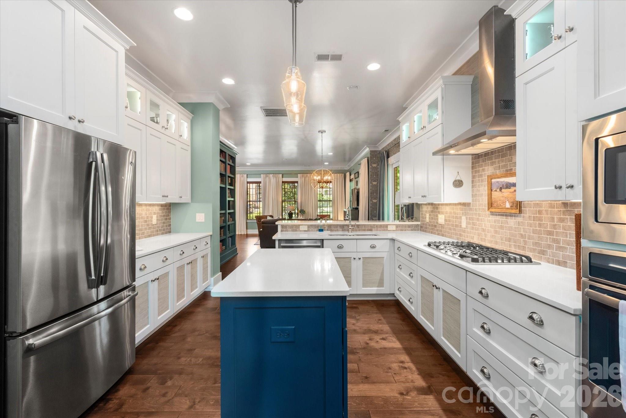 3702 Selwyn Avenue — Charlotte