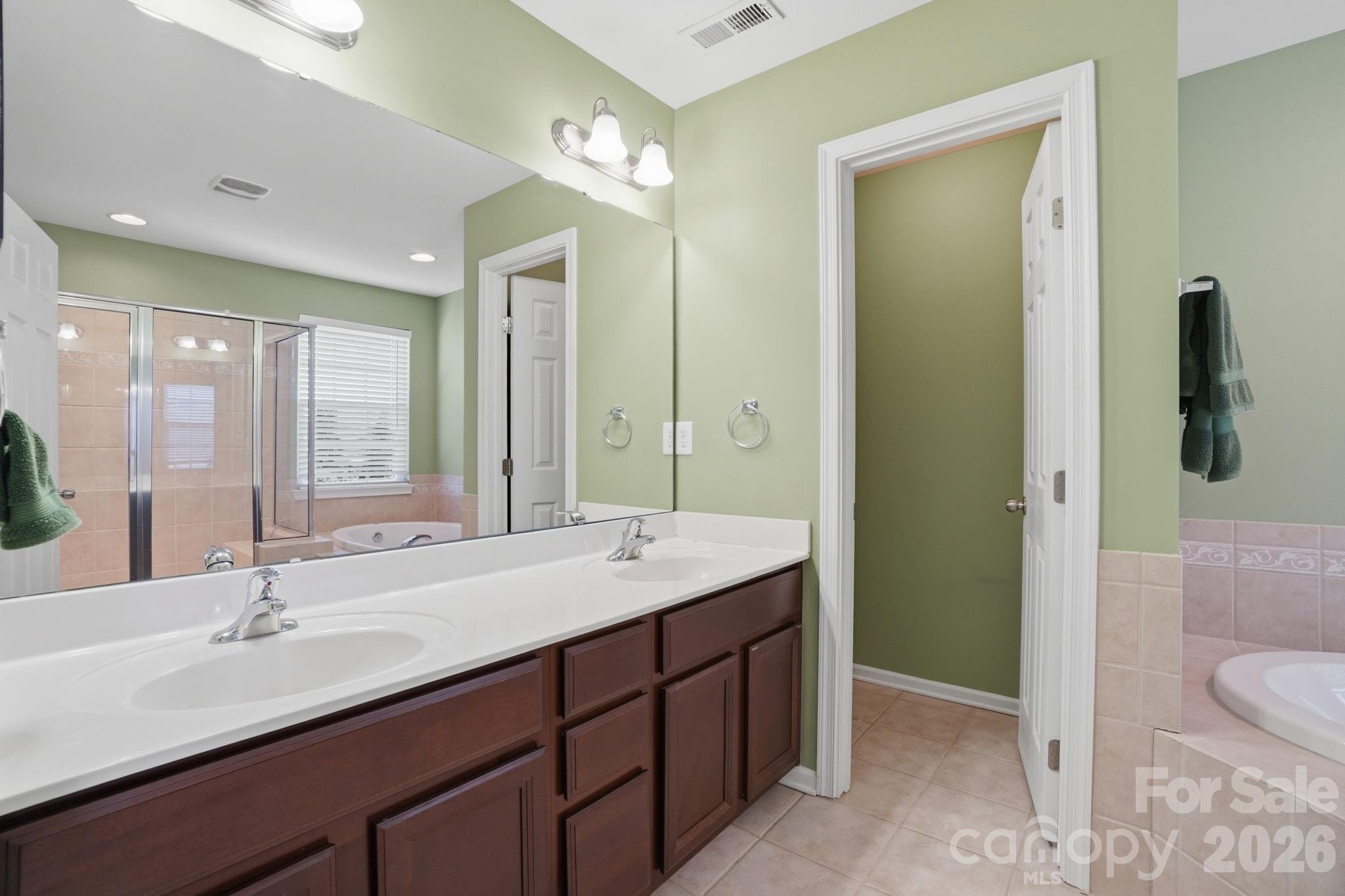 8157 Bridgegate Drive — Huntersville