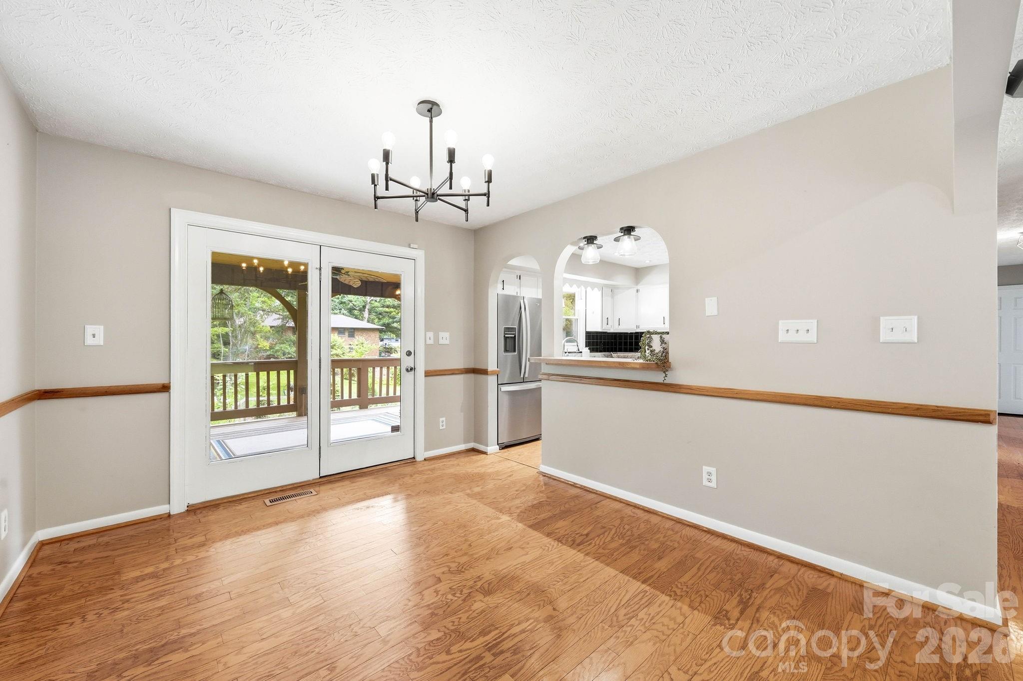 337 Woody Lane — Asheville