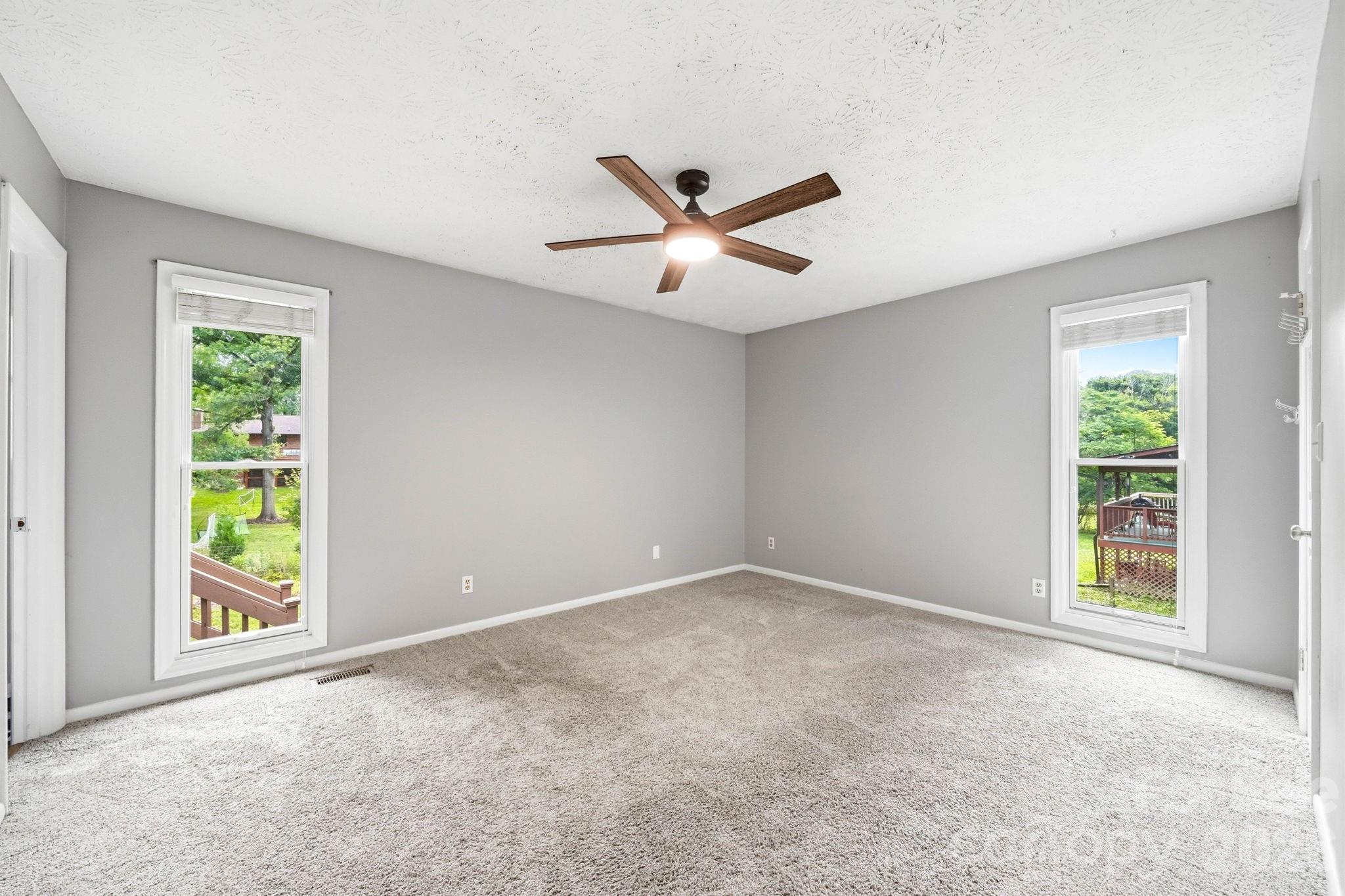 337 Woody Lane — Asheville