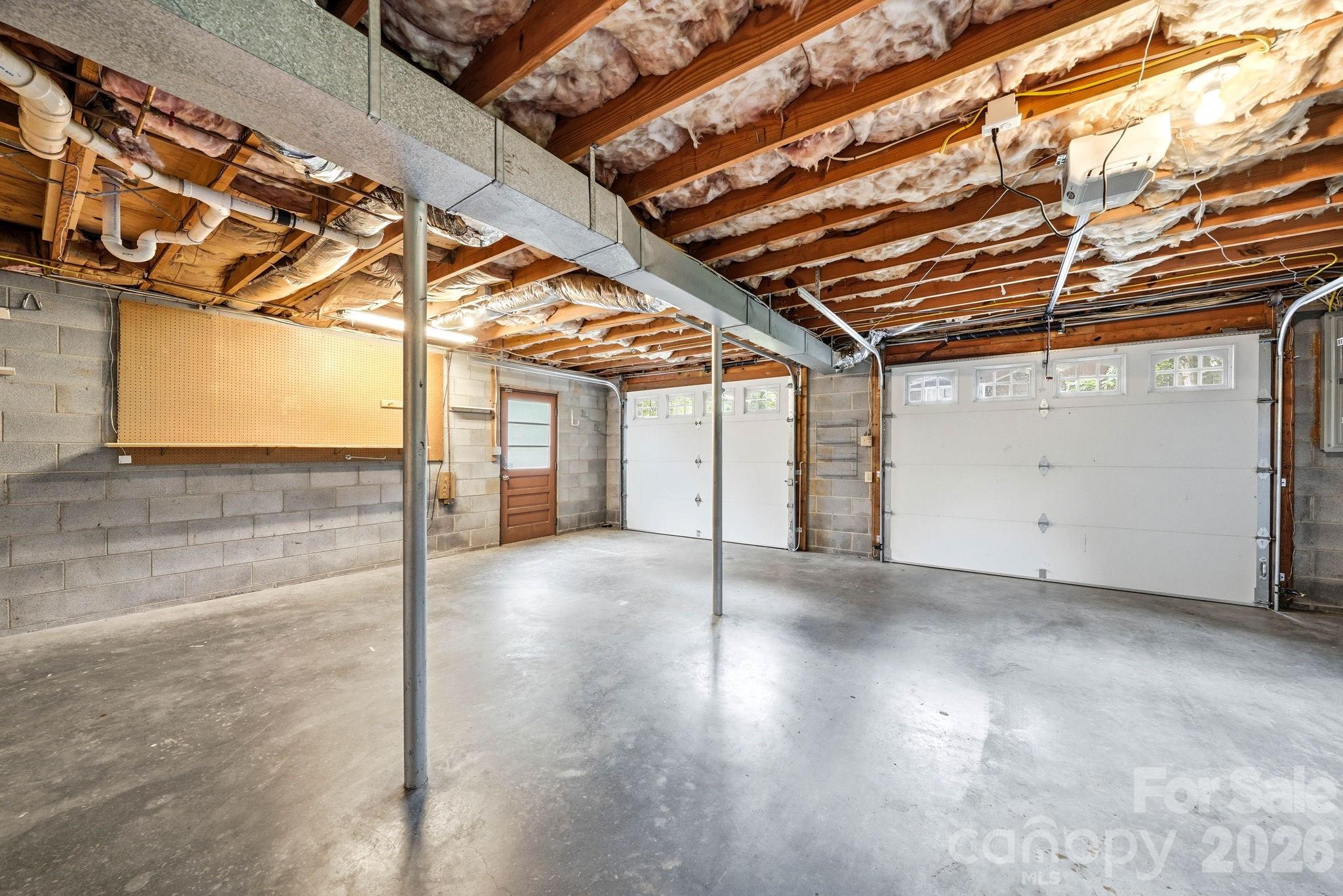 337 Woody Lane — Asheville