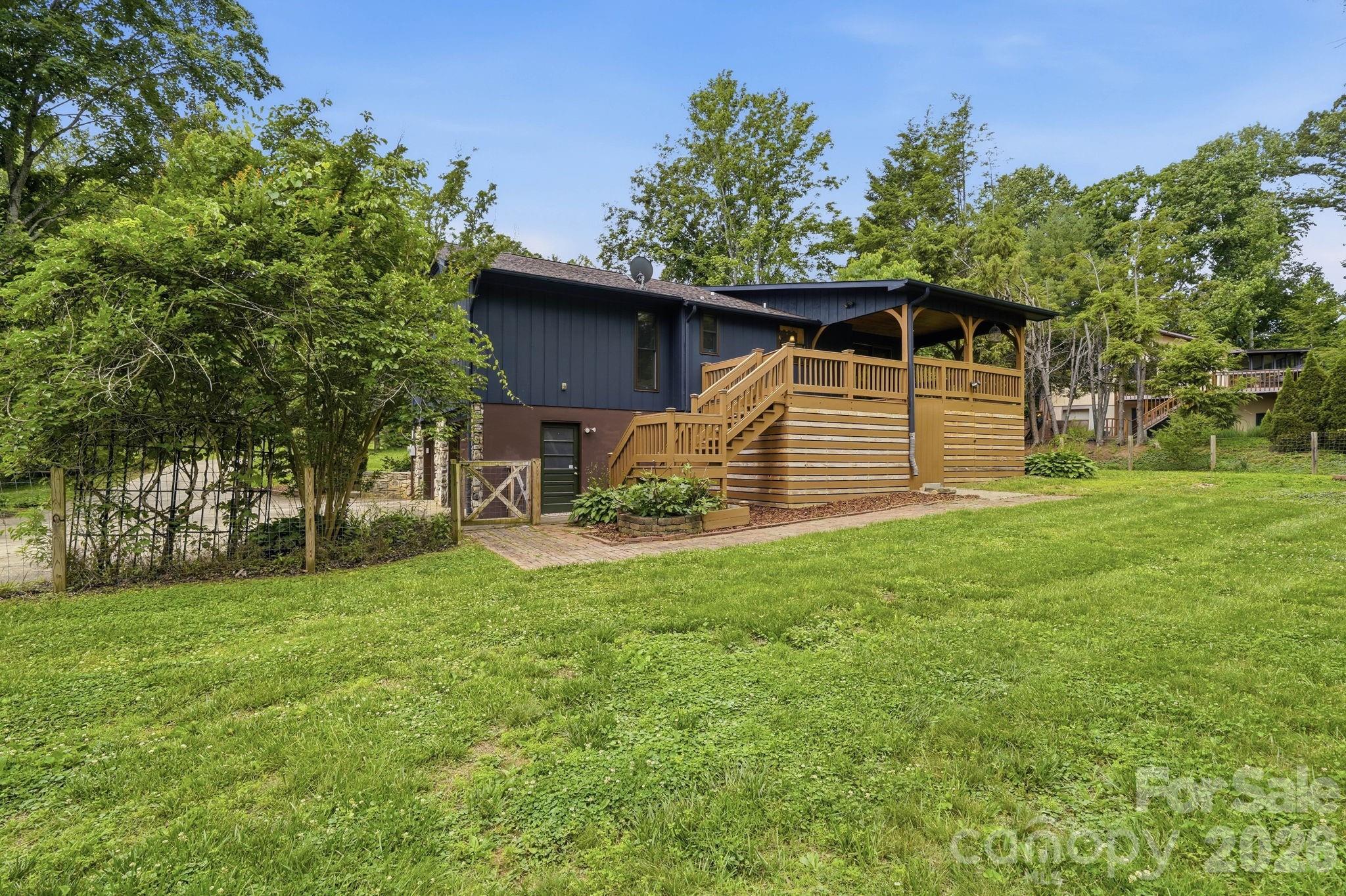 337 Woody Lane — Asheville