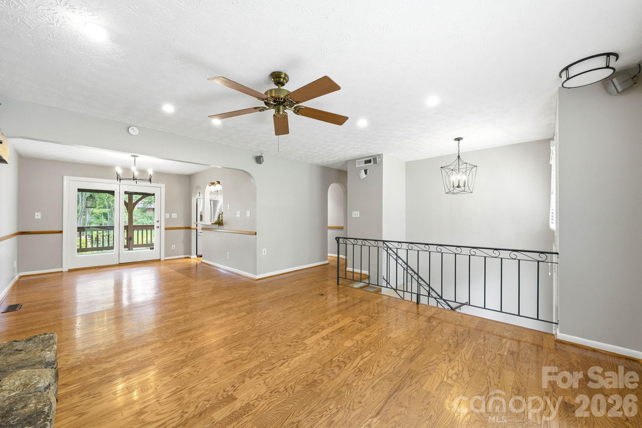 337 Woody Lane — Asheville