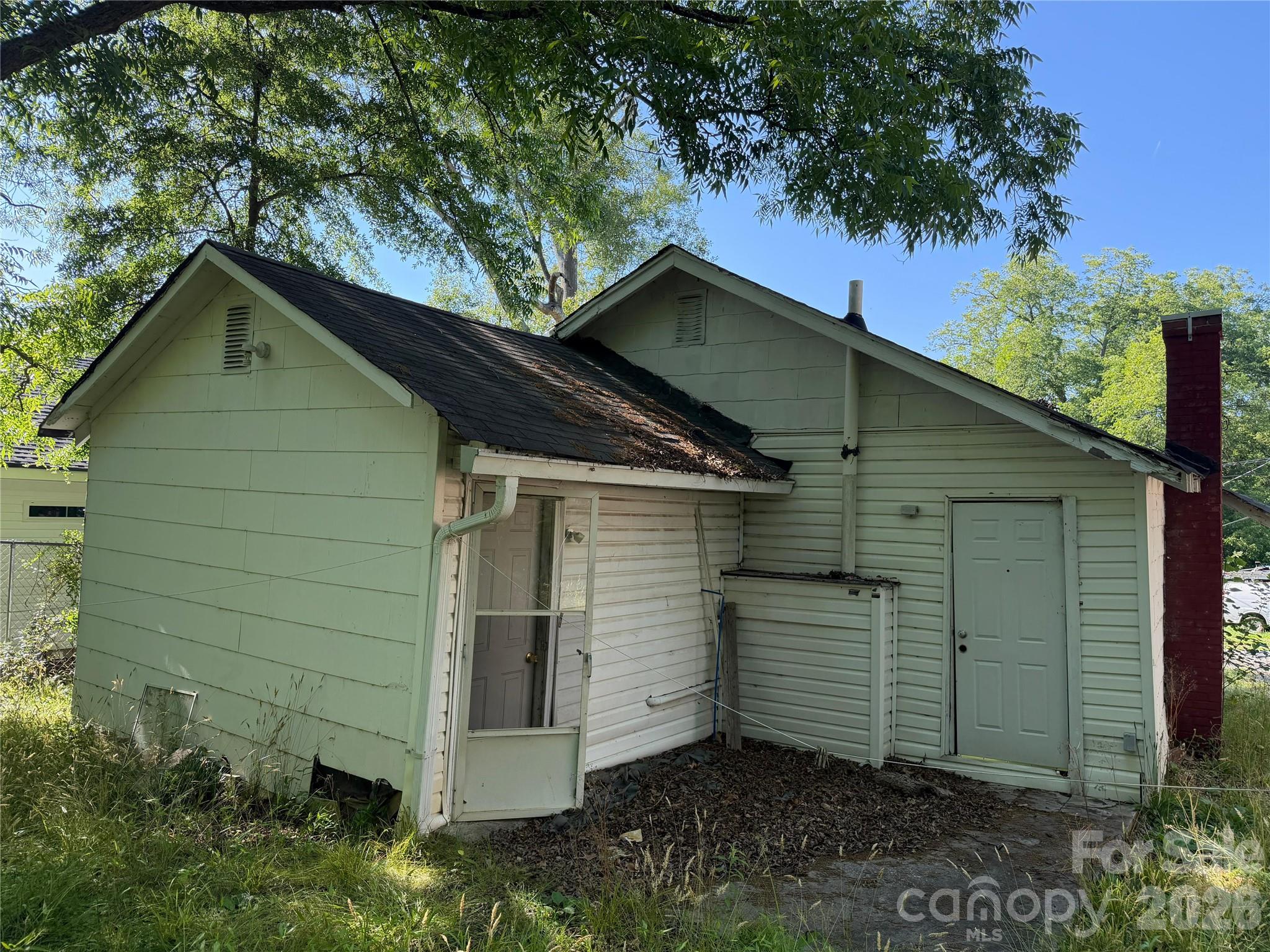 547 S Center Street — Spartanburg