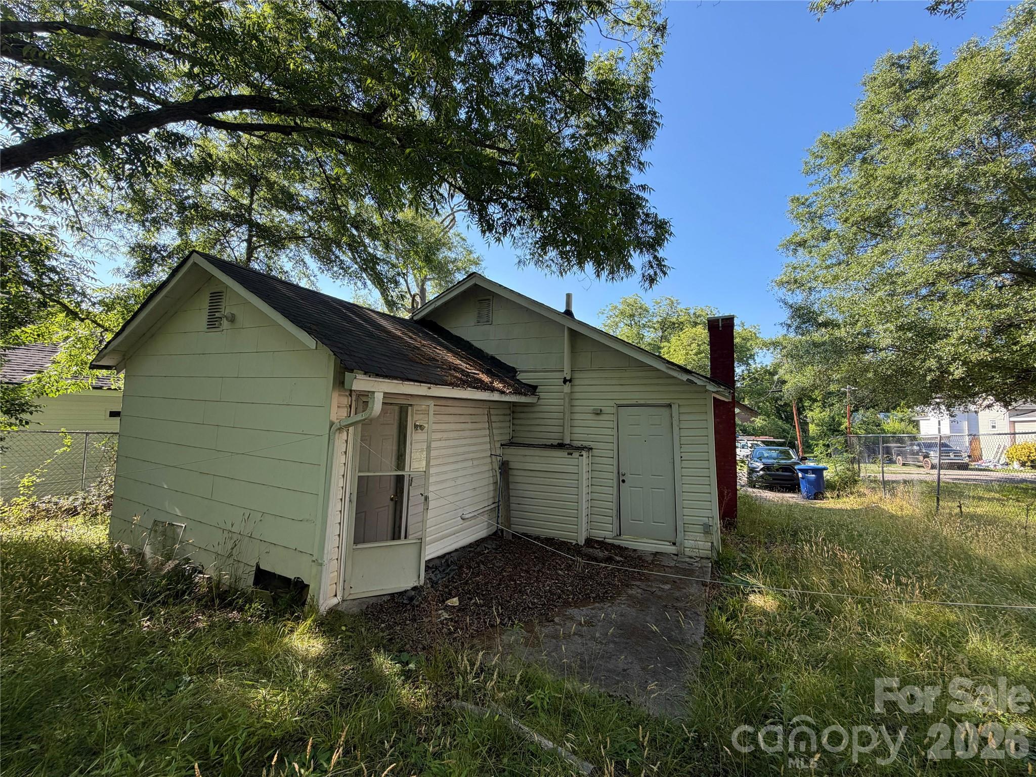 547 S Center Street — Spartanburg