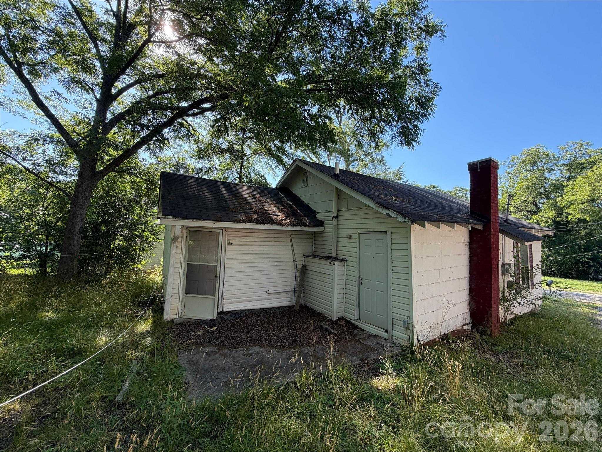 547 S Center Street — Spartanburg