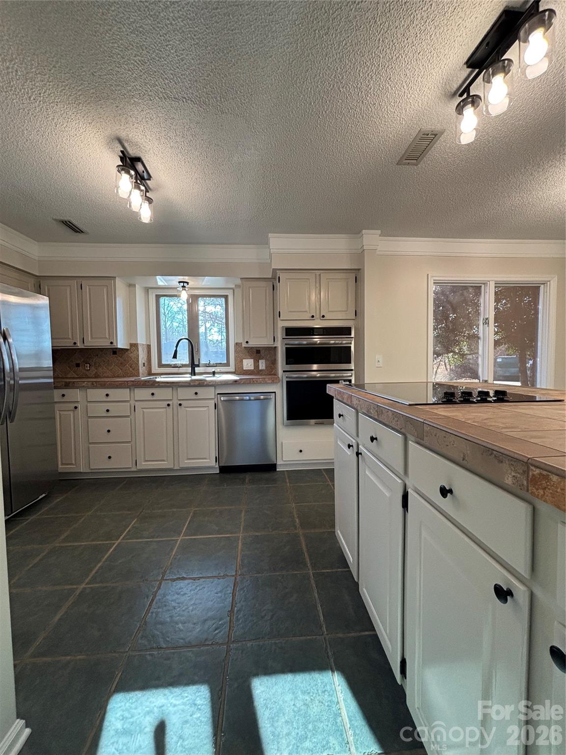 1754 12th Street NE — Hickory