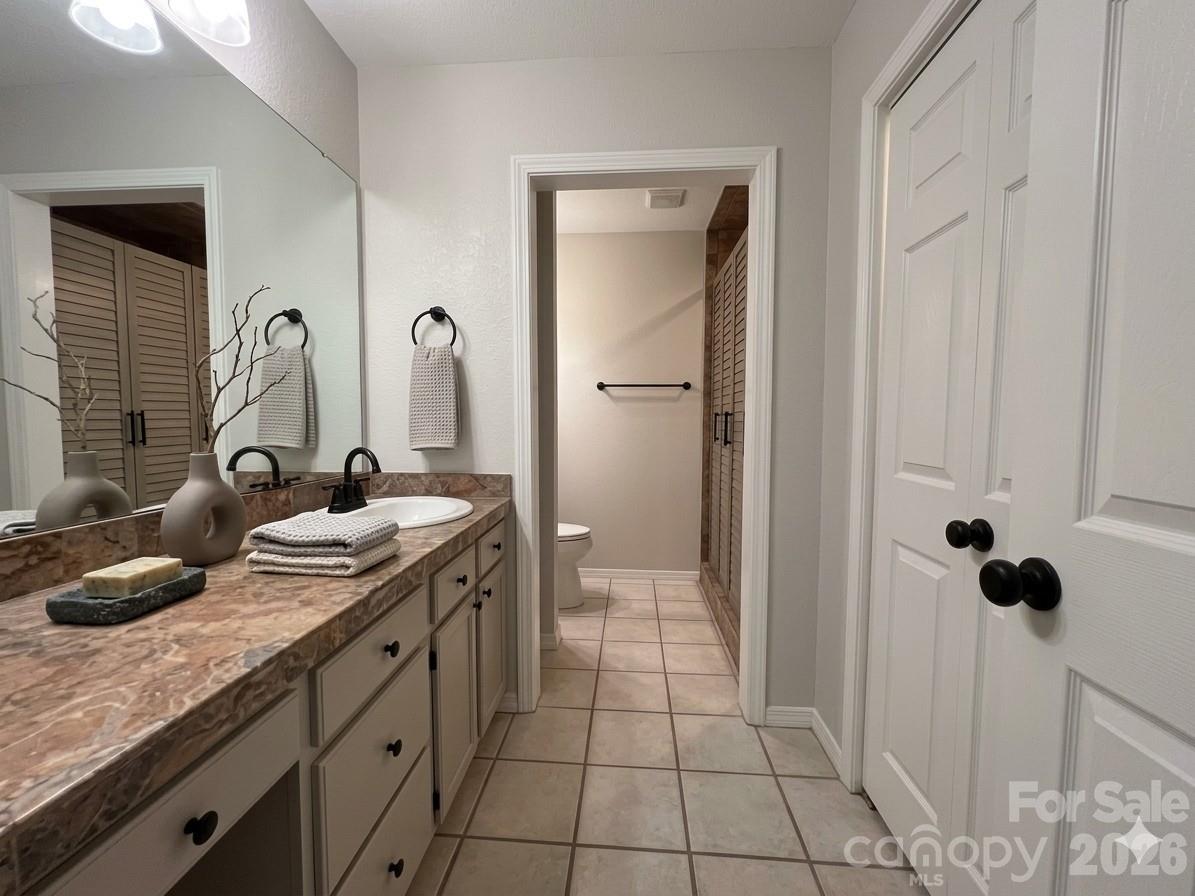 1754 12th Street NE — Hickory