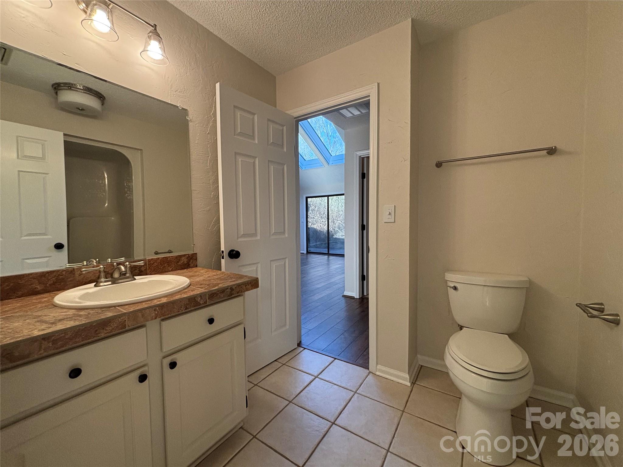 1754 12th Street NE — Hickory