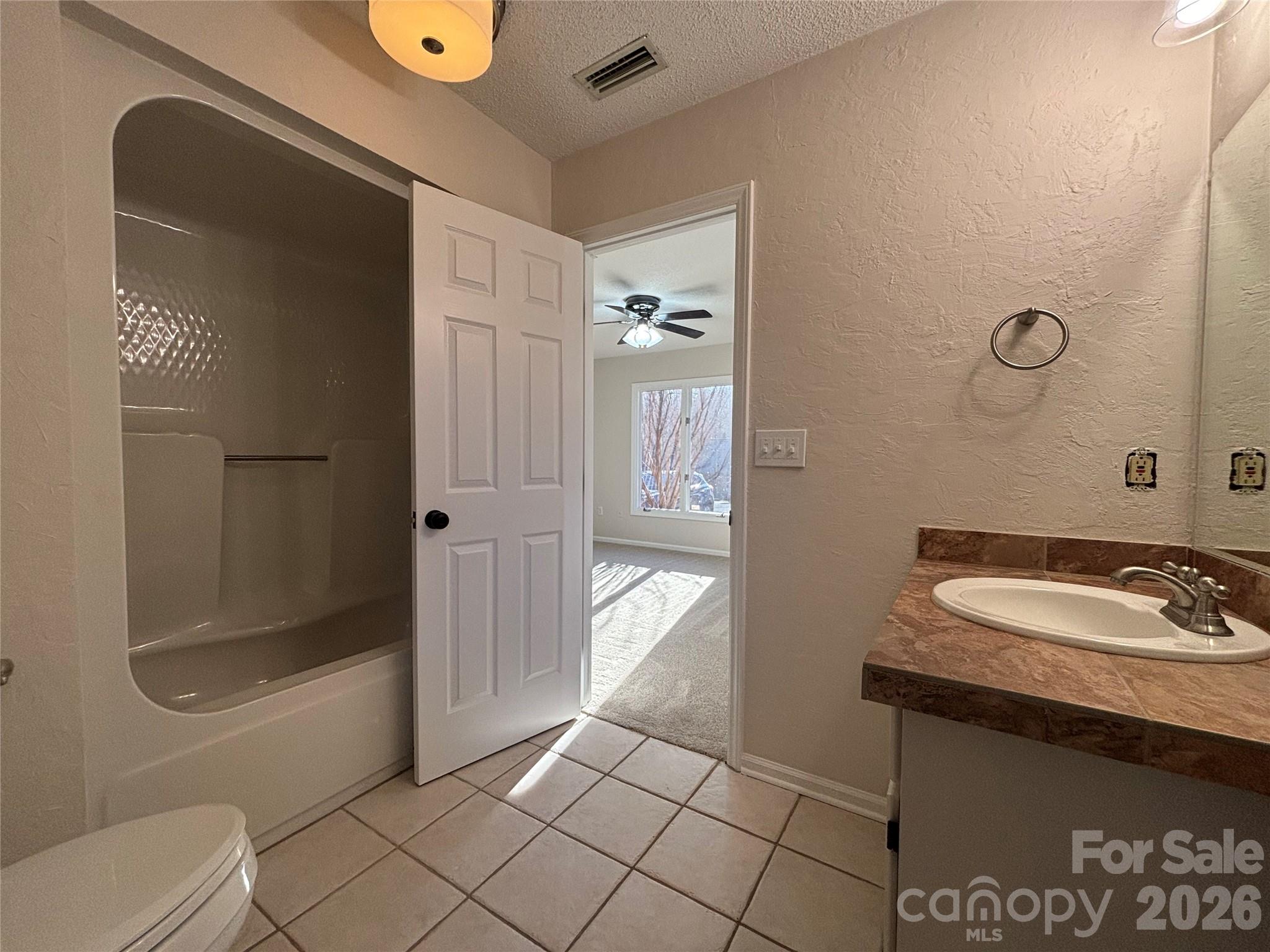 1754 12th Street NE — Hickory