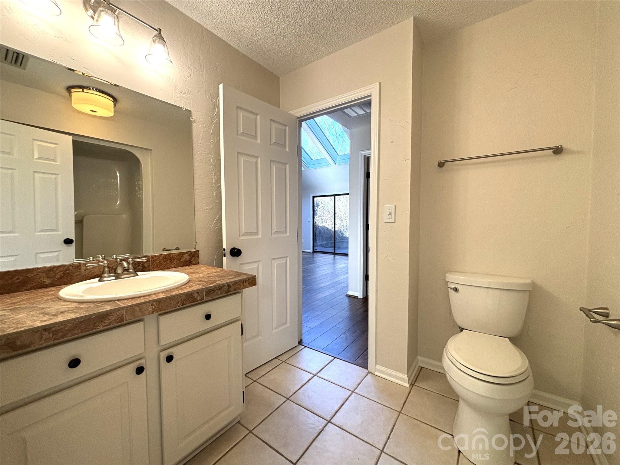1754 12th Street NE — Hickory