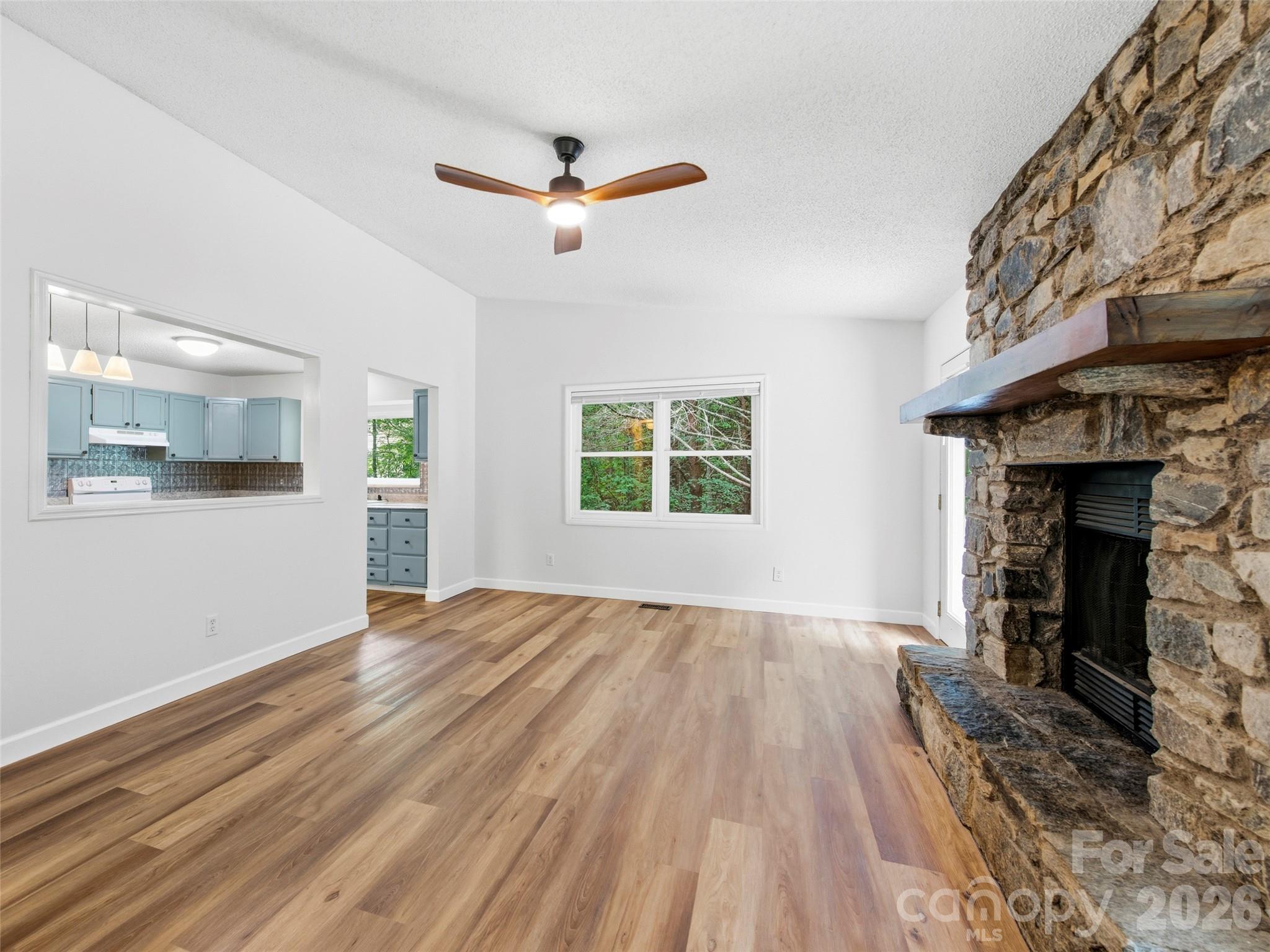 39 Rocking Porch Lane — Asheville