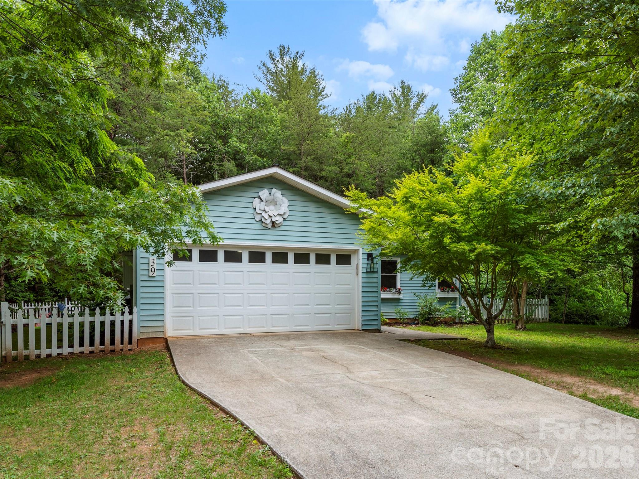 39 Rocking Porch Lane — Asheville